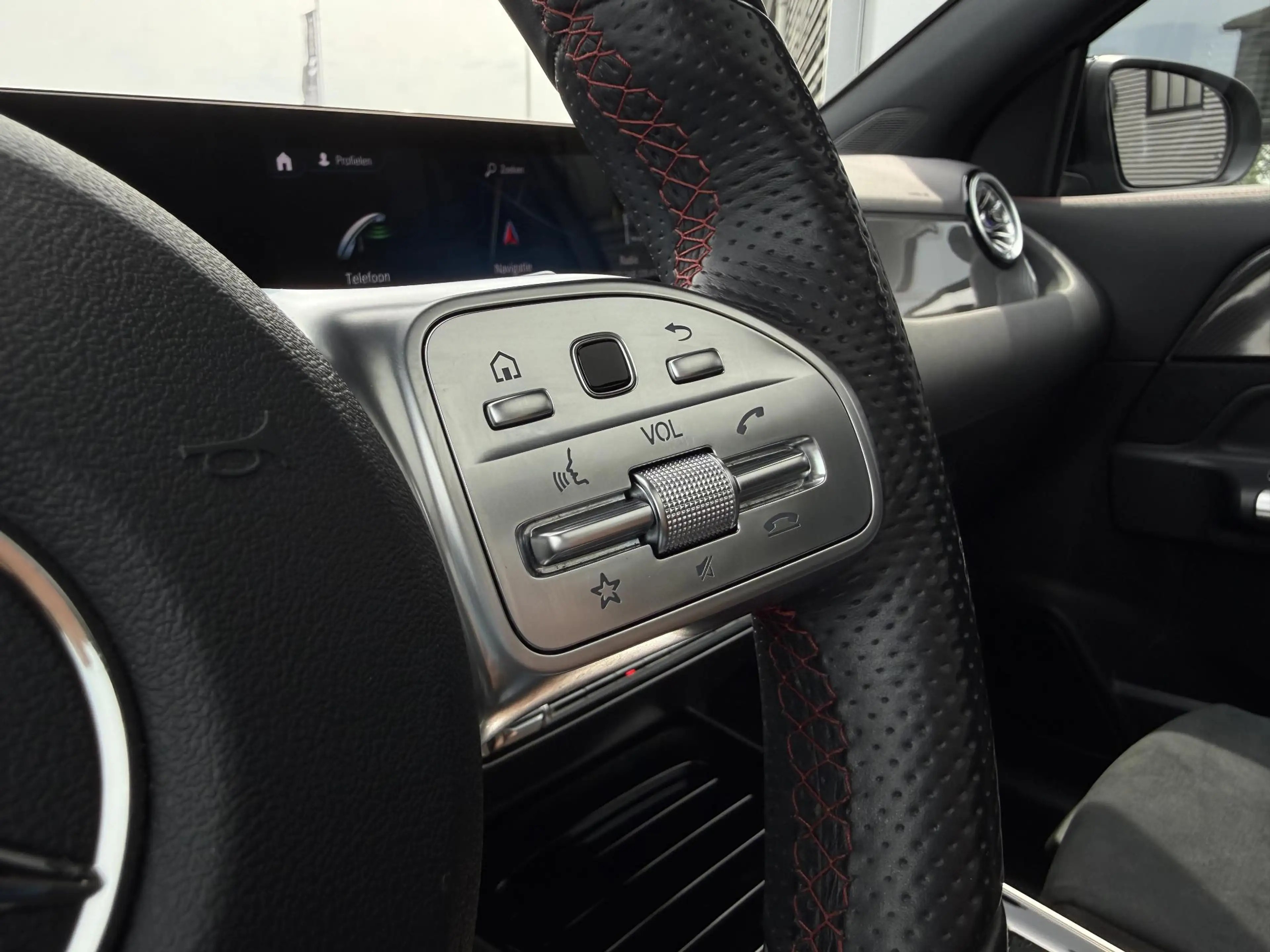 Mercedes-Benz GLA 250 e AMG |Pano|ACC|Trekhaak|Memory| — photo 18