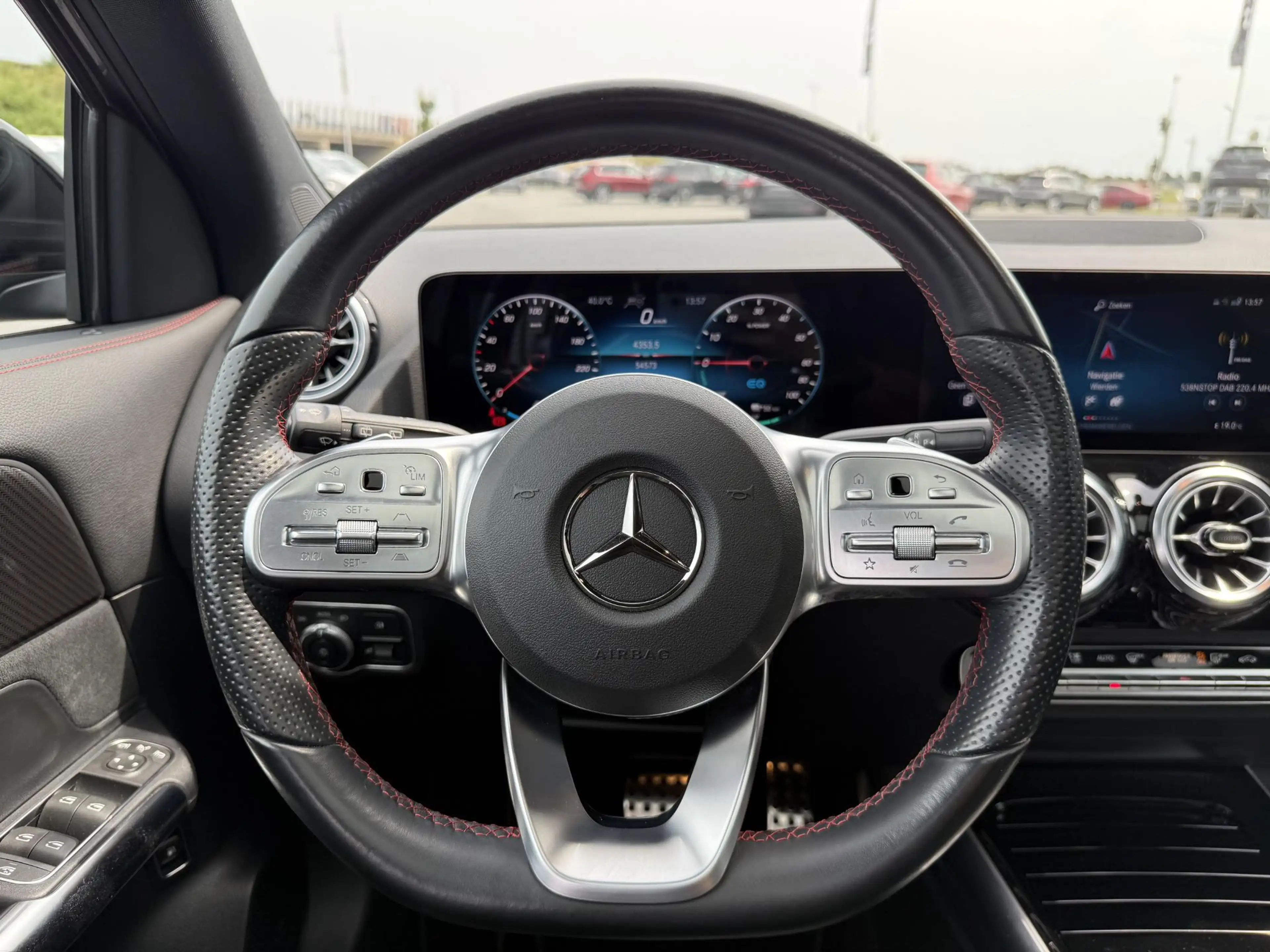 Mercedes-Benz GLA 250 e AMG |Pano|ACC|Trekhaak|Memory| — photo 7