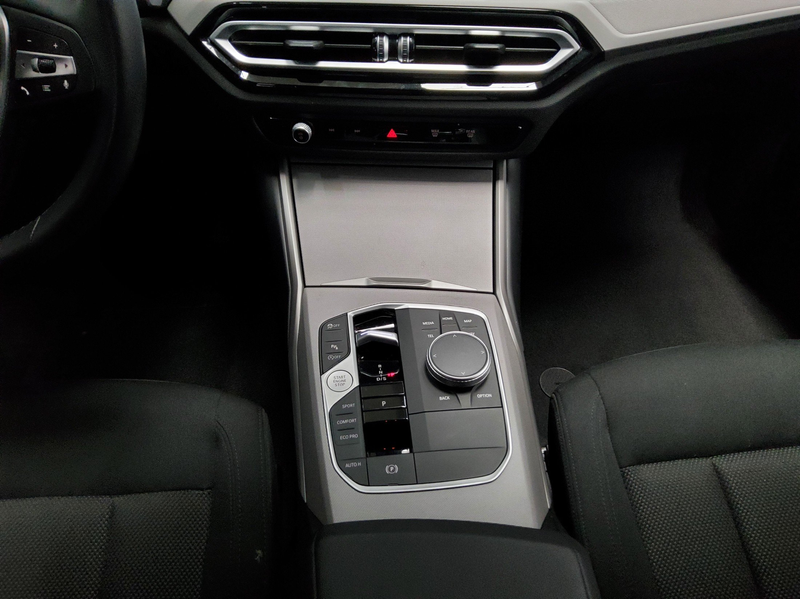 BMW 318 iA Navi LED LC-Pro Curved HuD Rckfahrkamera — photo 6