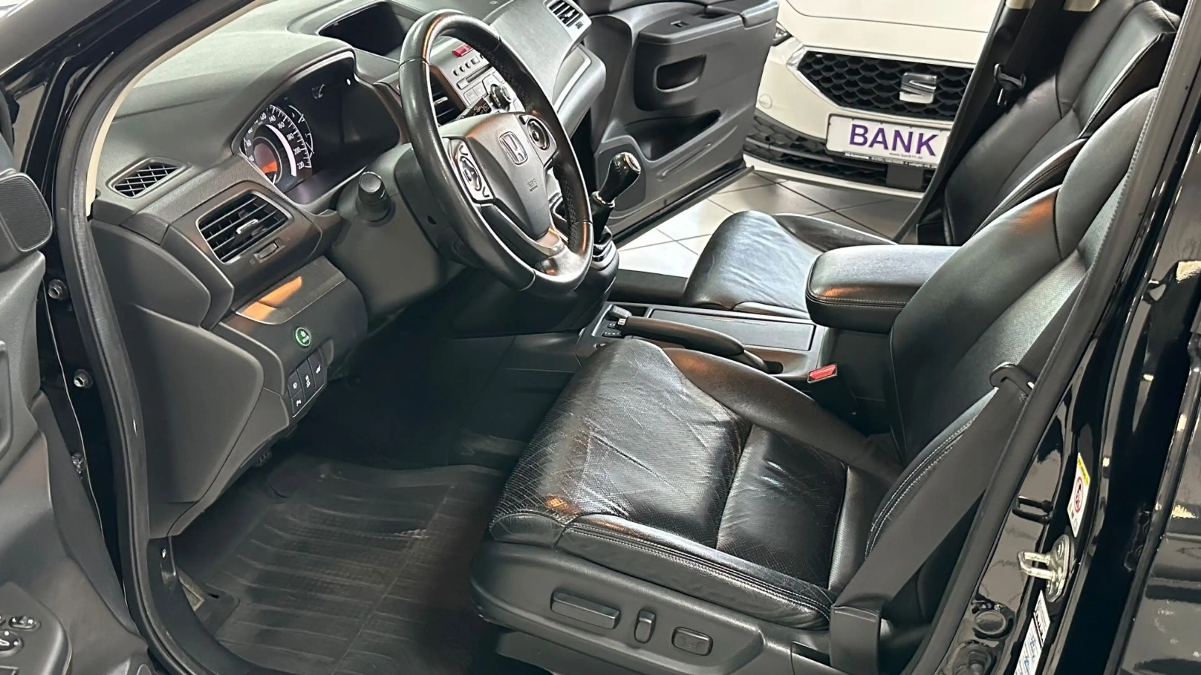 Honda CR-V 2.2 i-DTEC TÜV&AU neu&Garantie — photo 11