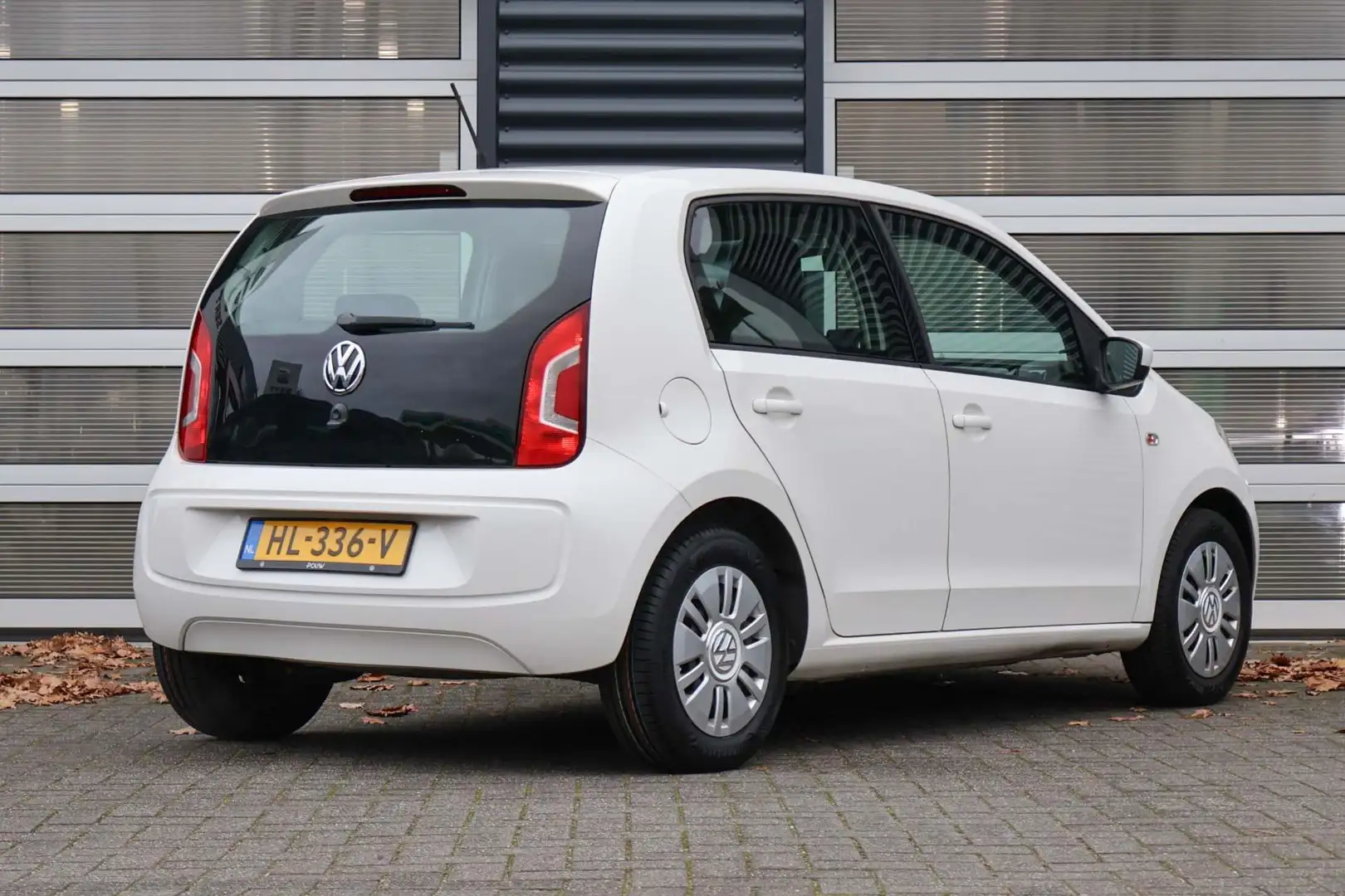 Volkswagen up! 1.0 MPI 60pk Move up! 5-Drs. | Airco | Maps & More Blanco - 2
