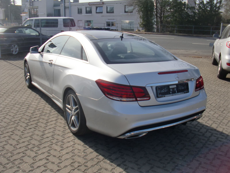 Mercedes-Benz E 200 Coupe*AMG LINE*PANO*SPORT EDITION* — photo 4