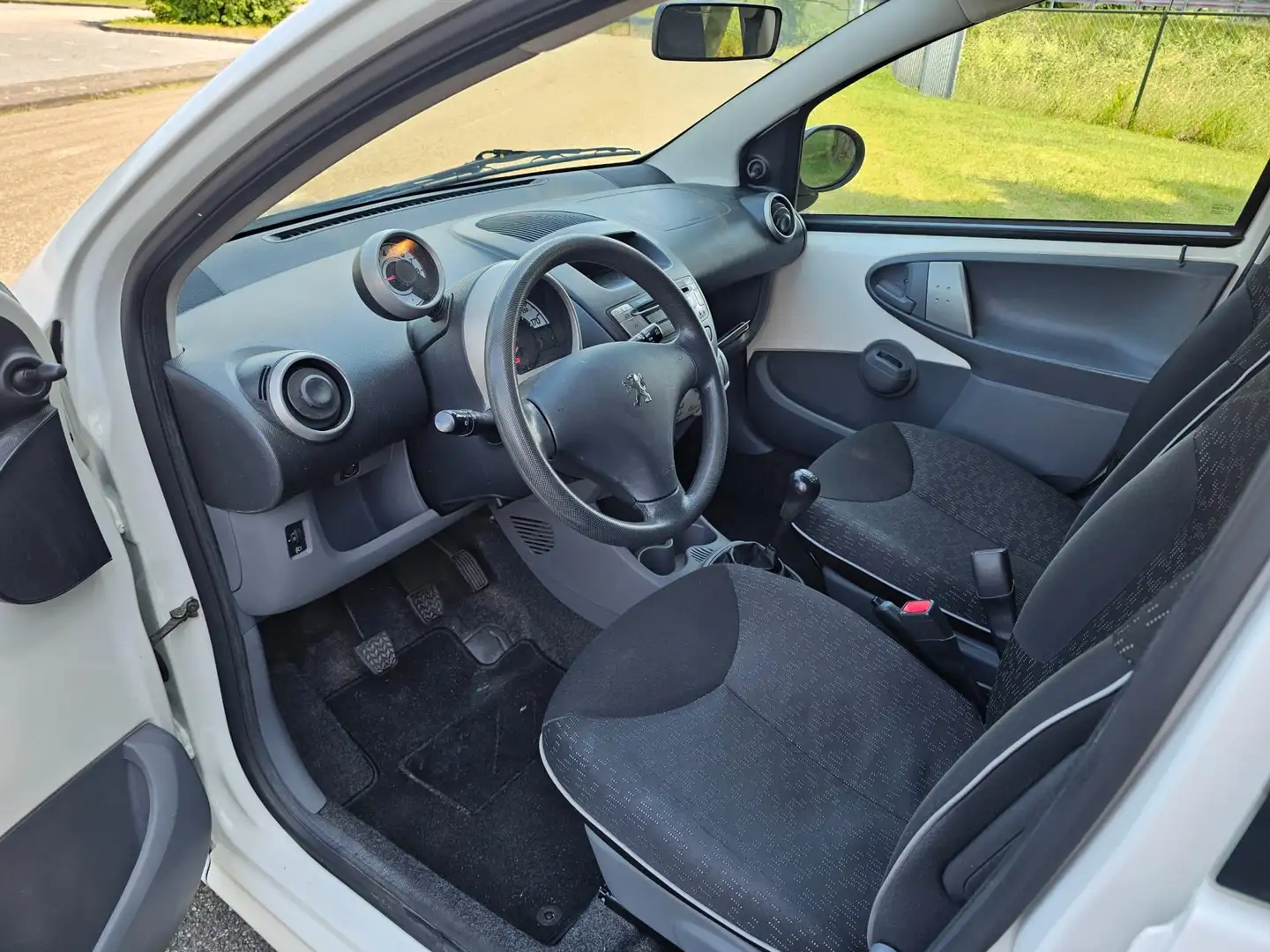 Peugeot 107 1.0-12V XS 5-deurs AIRCO Weiß - 2