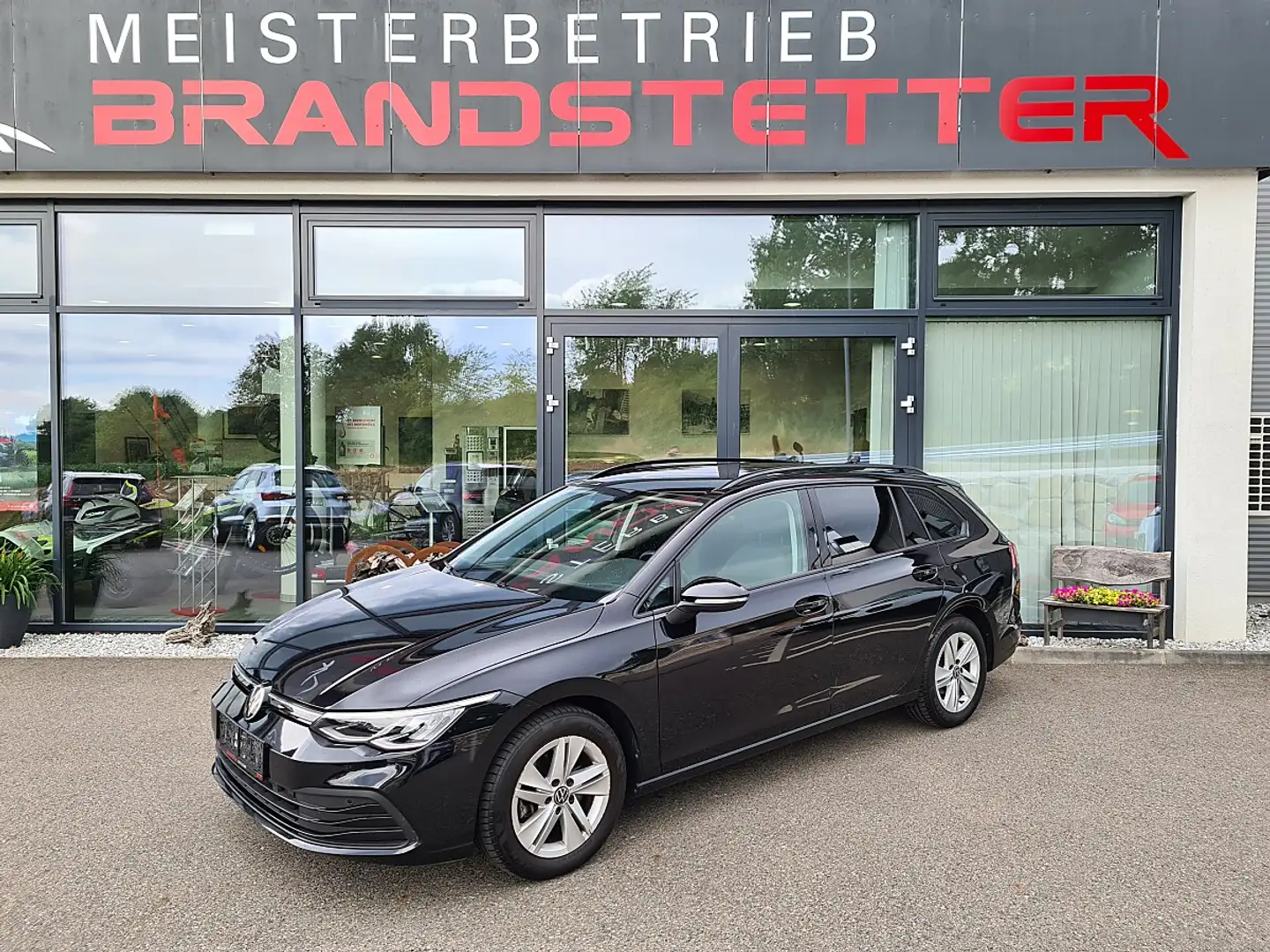 Volkswagen Golf Variant 2,0 TDI Life DSG Schwarz - 1