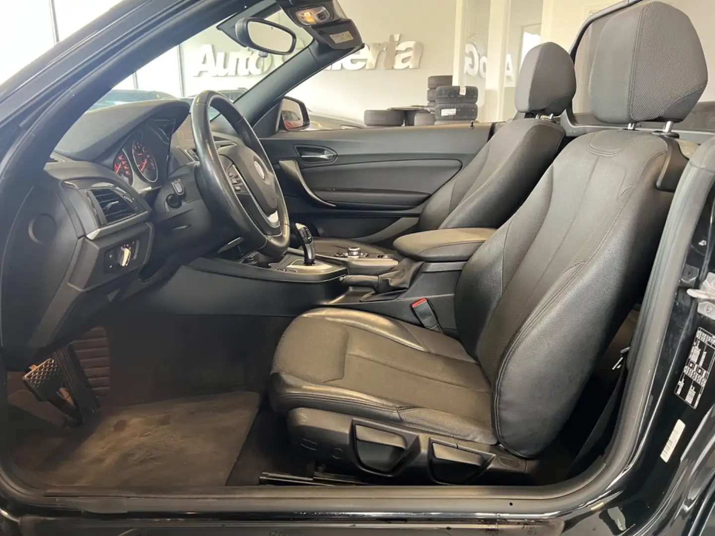 BMW 220 i Cabrio Advantage Automatik Navi BiXenon Kli Чорний - 2