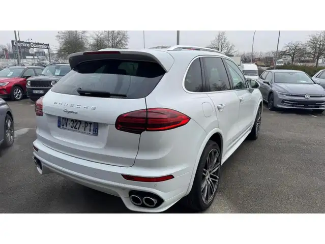 Porsche Cayenne view 4