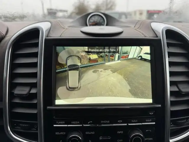 Porsche Cayenne view 13