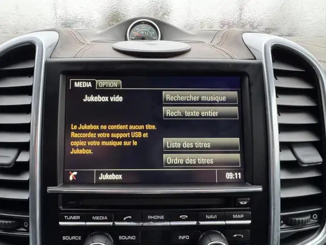 Porsche Cayenne view 15