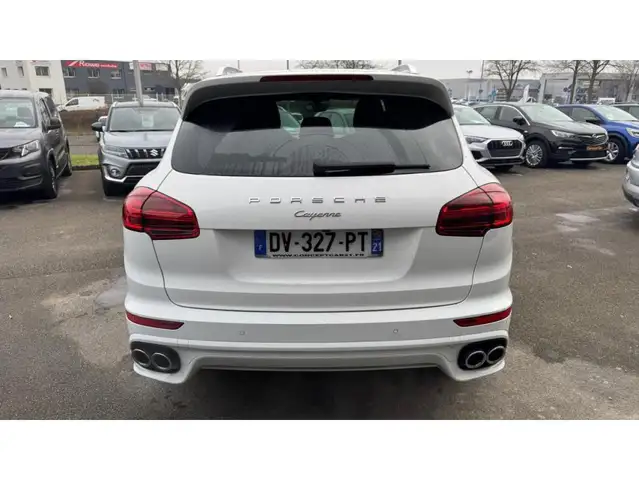 Porsche Cayenne view 5