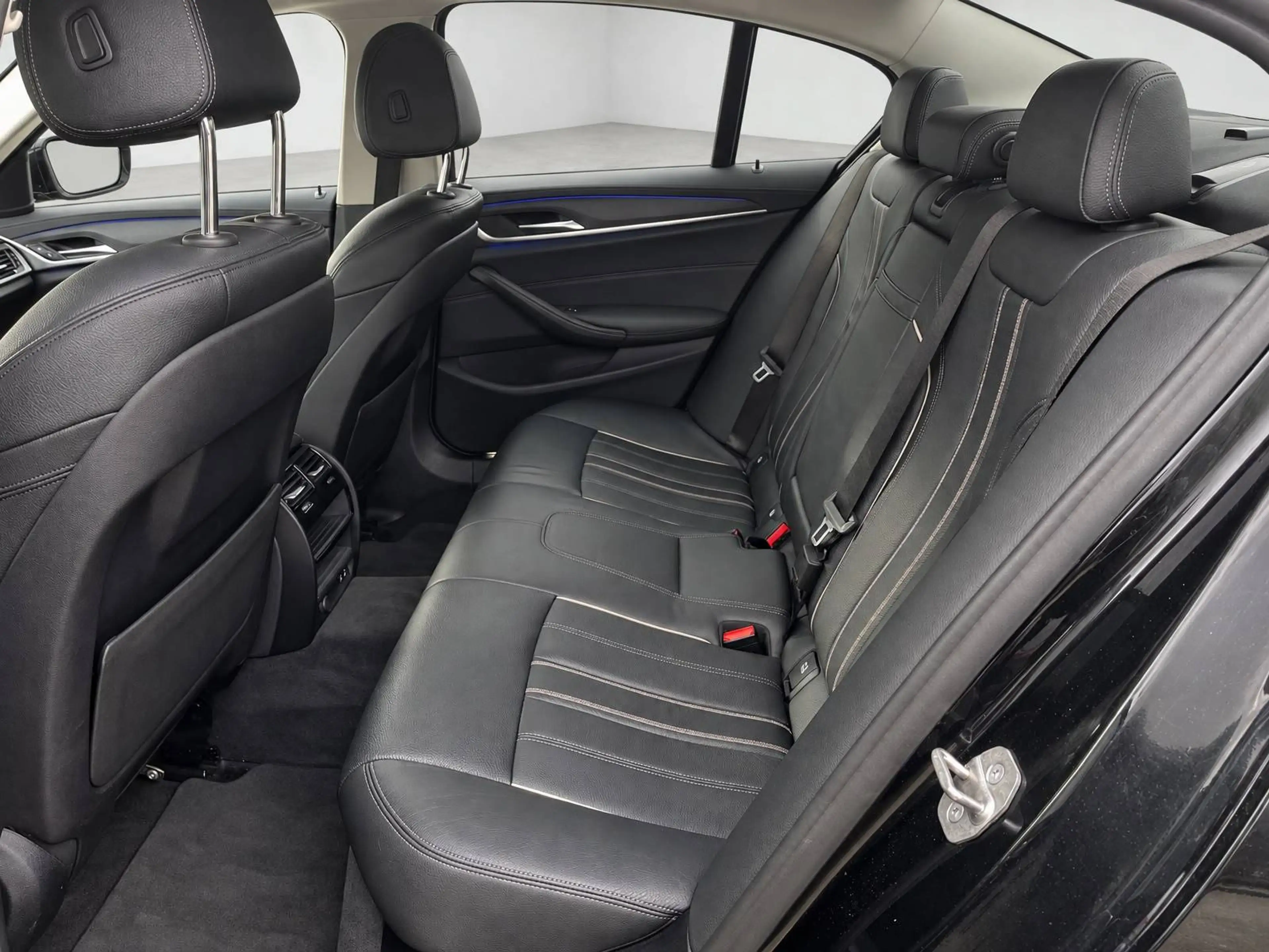 BMW 520 520 d xDrive Luxury Line Aut.| FACELIFT | — photo 11