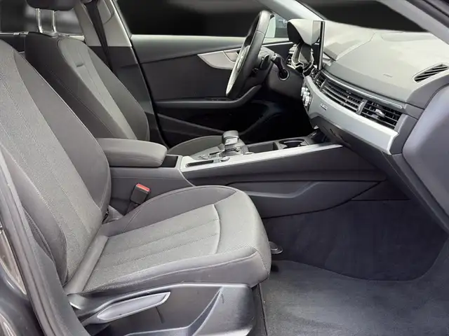 Audi A4 view 15