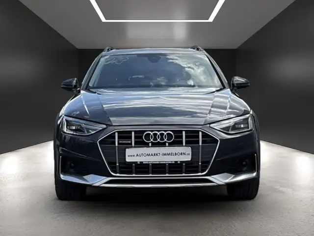 Audi A4 view 9