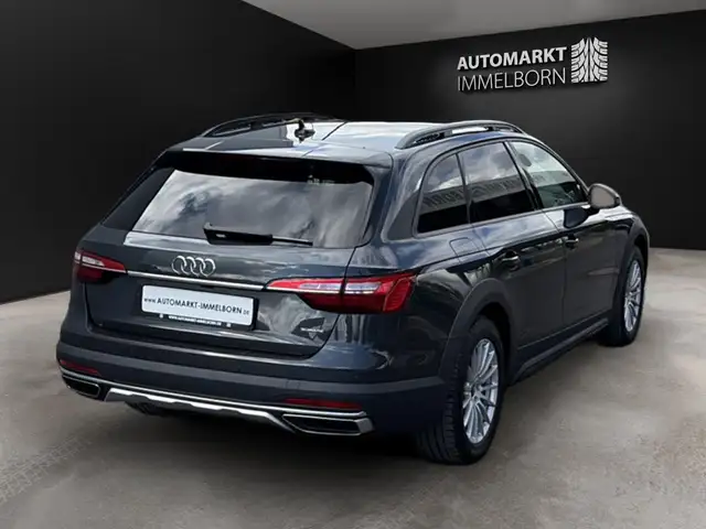 Audi A4 view 7