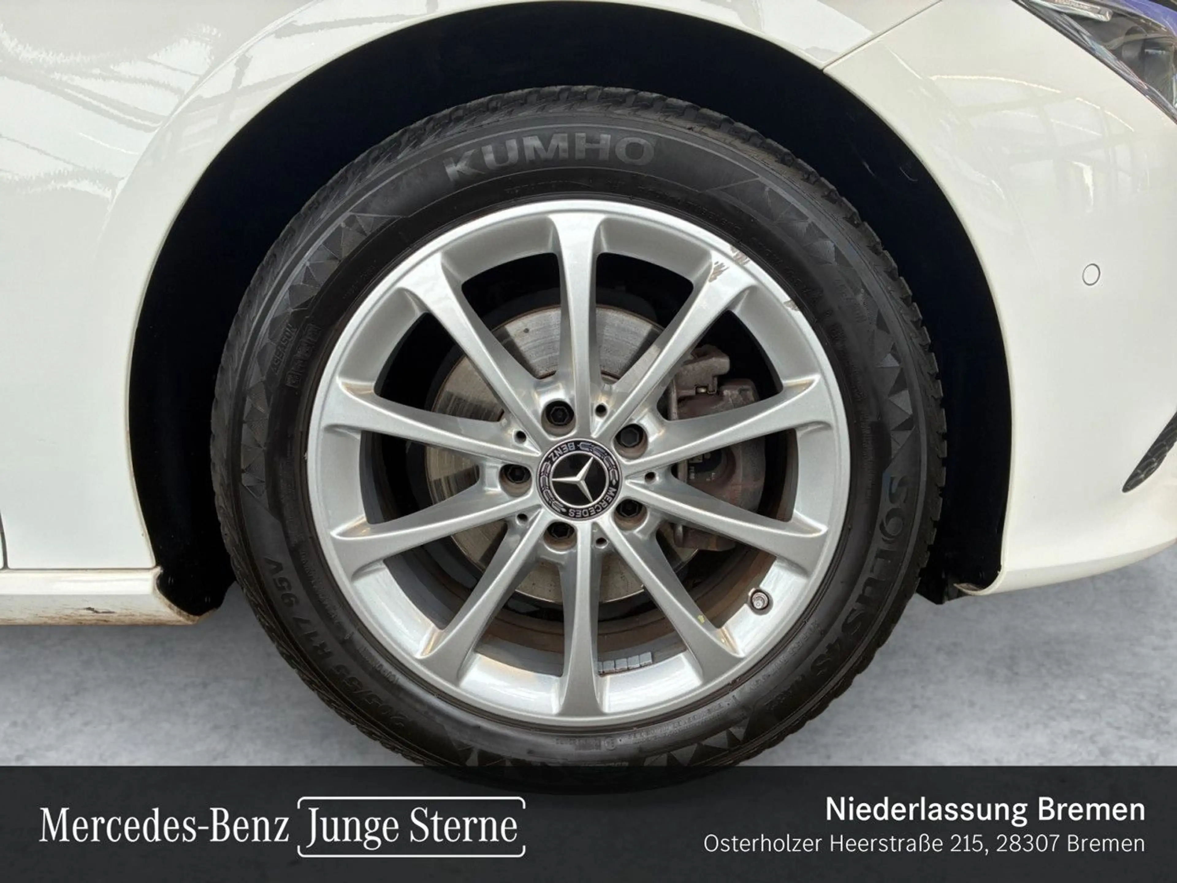 Mercedes-Benz CLA 180 PROGRESSIVE+PANO+LED+KAMERA+7G — photo 3