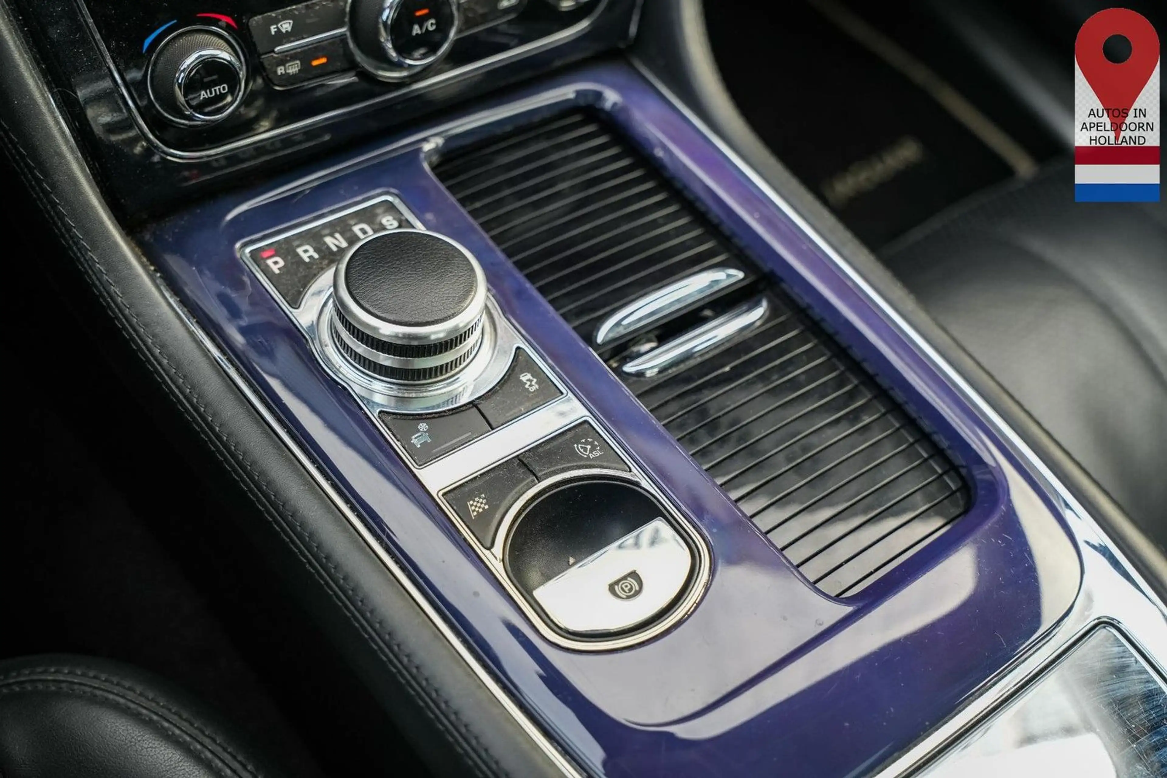 Jaguar XJ 3.0 V6D Portfolio Panodak leder navi kamera C — photo 14