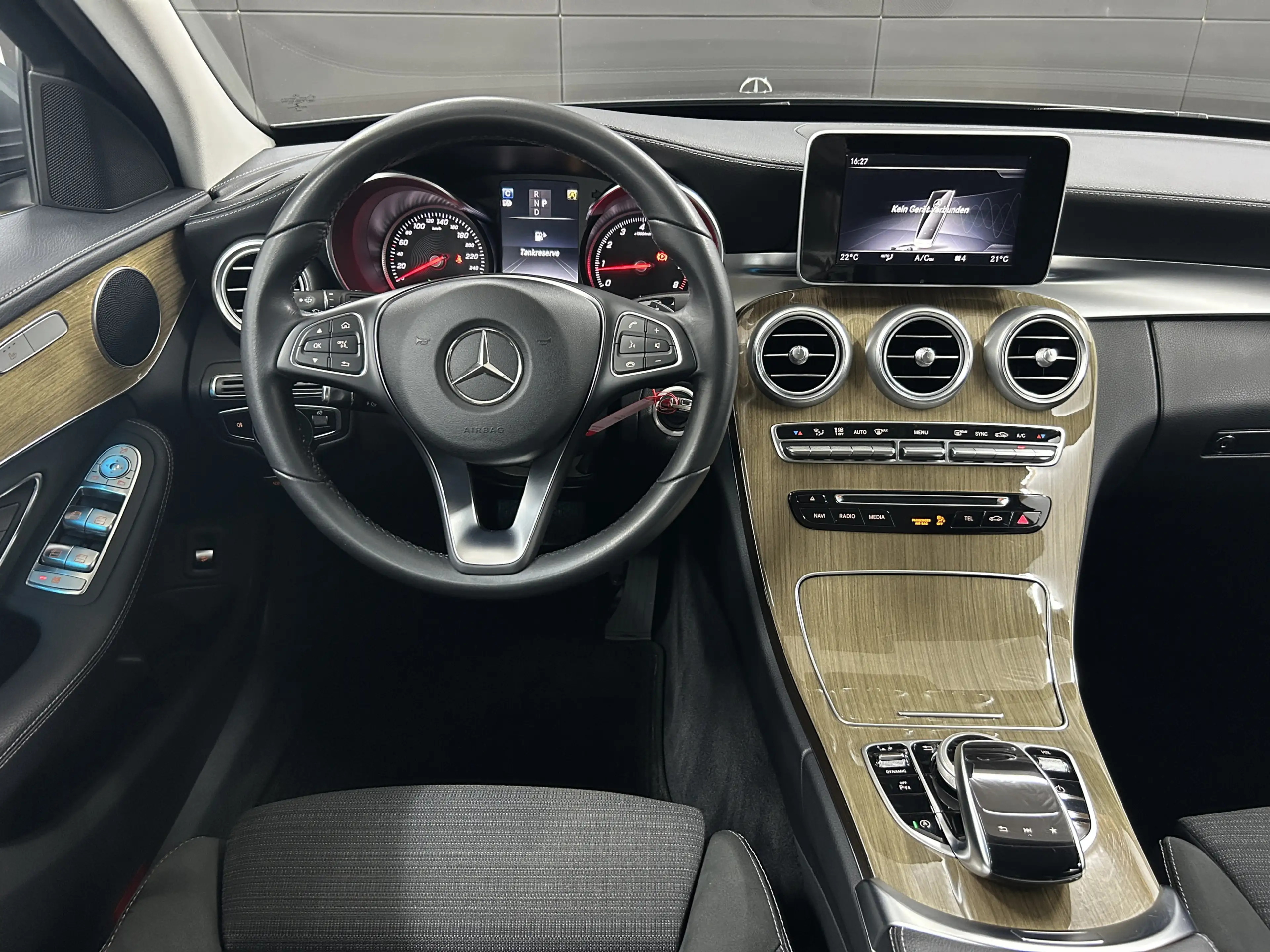 Mercedes-Benz C 200 CGI+AHK+LED+AMBI+NAVI+SHZ — photo 12