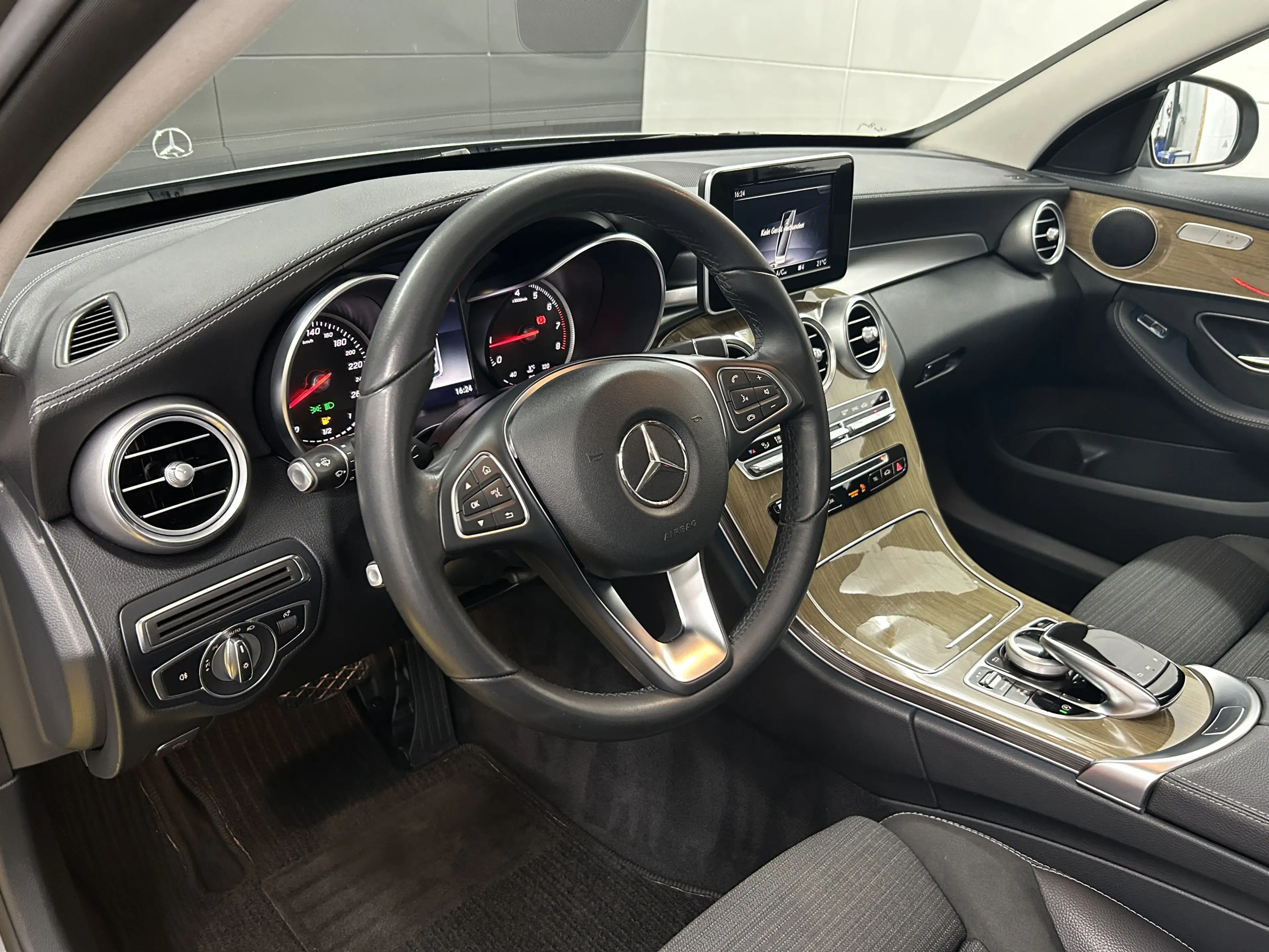 Mercedes-Benz C 200 CGI+AHK+LED+AMBI+NAVI+SHZ — photo 8
