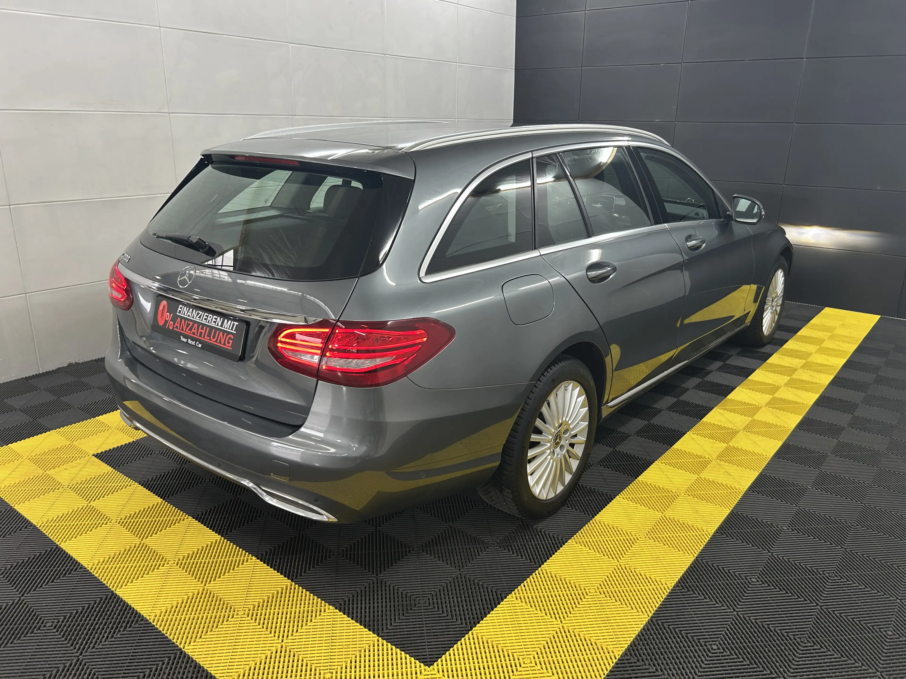 Mercedes-Benz C 200 CGI+AHK+LED+AMBI+NAVI+SHZ — photo 4