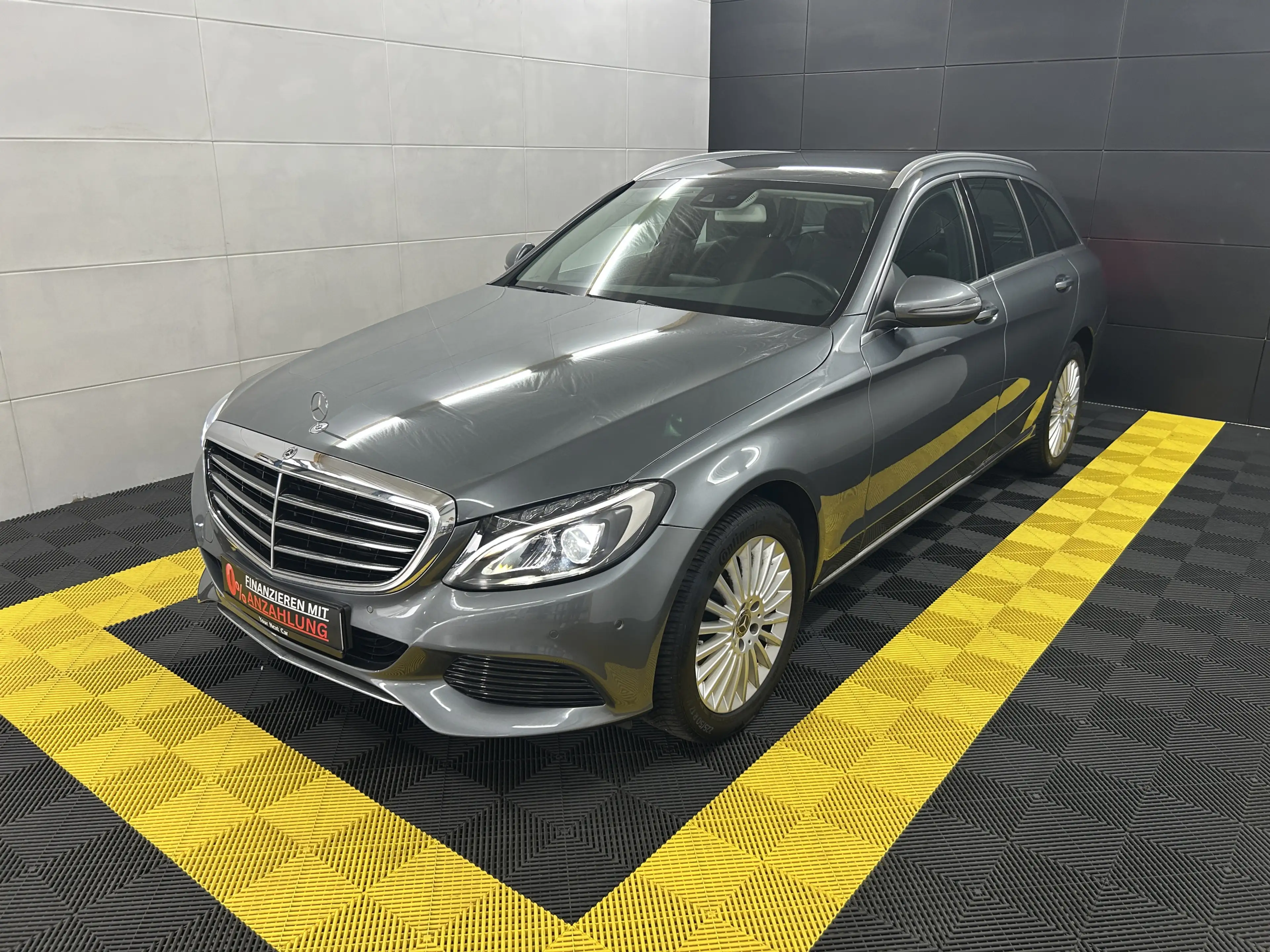 Mercedes-Benz C 200 CGI+AHK+LED+AMBI+NAVI+SHZ