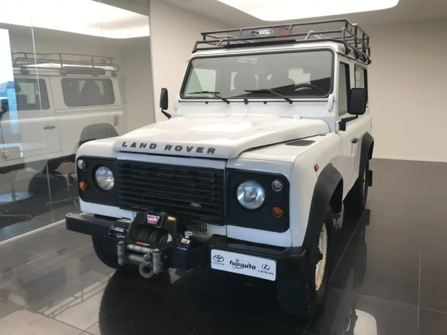 Land Rover Defender 90 2.2 TD4 Station Wagon DA PREPARARE Beyaz - 1