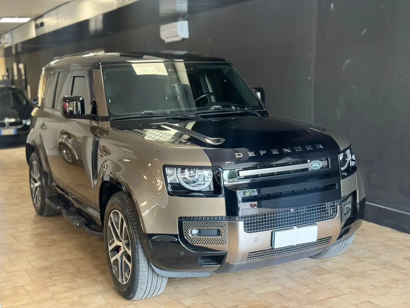 Land Rover Defender 110 3.0d i6 mhev X-Dynamic S awd 300cv auto Grigio - 1