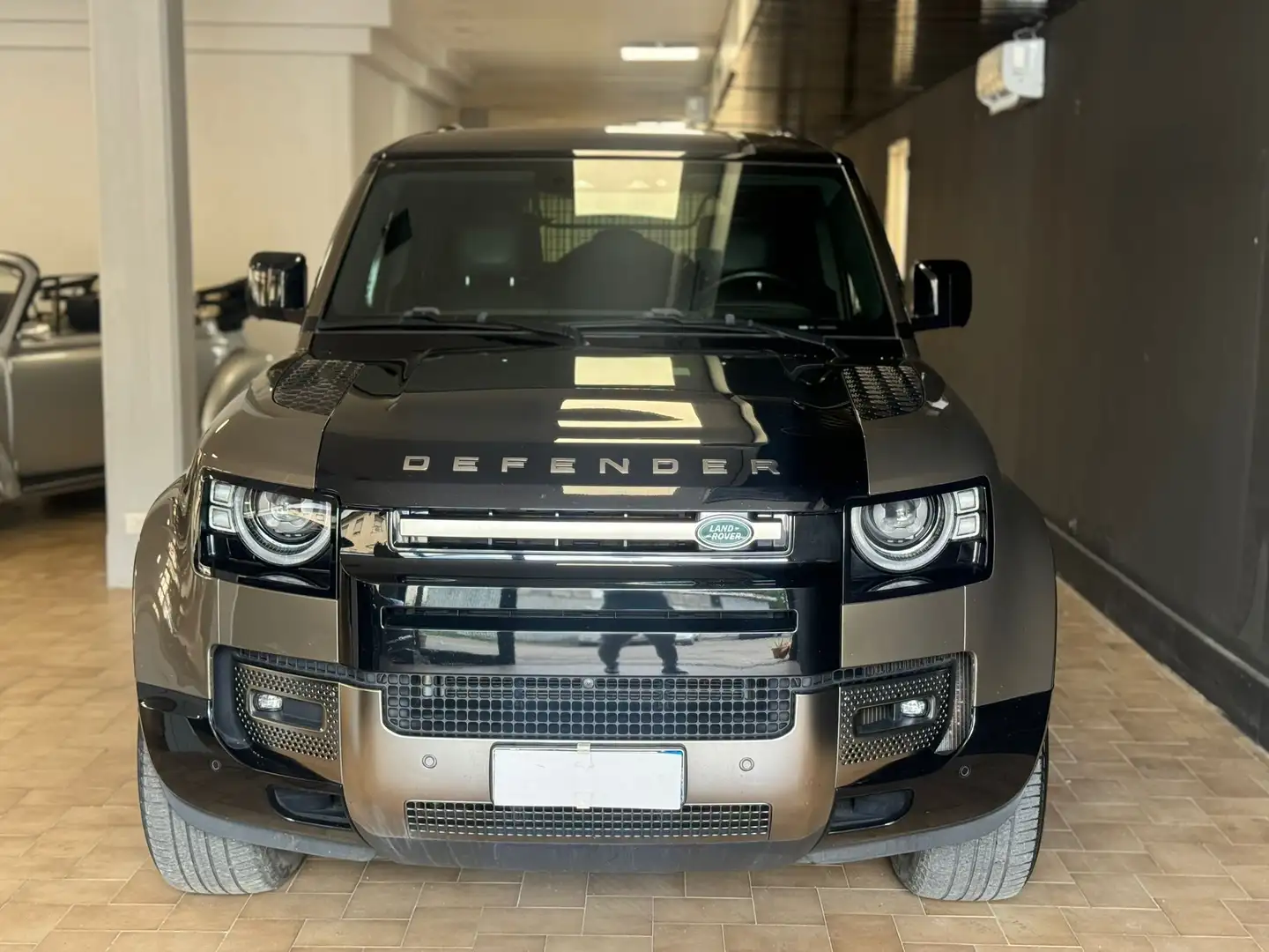 Land Rover Defender 110 3.0d i6 mhev X-Dynamic S awd 300cv auto Grigio - 2