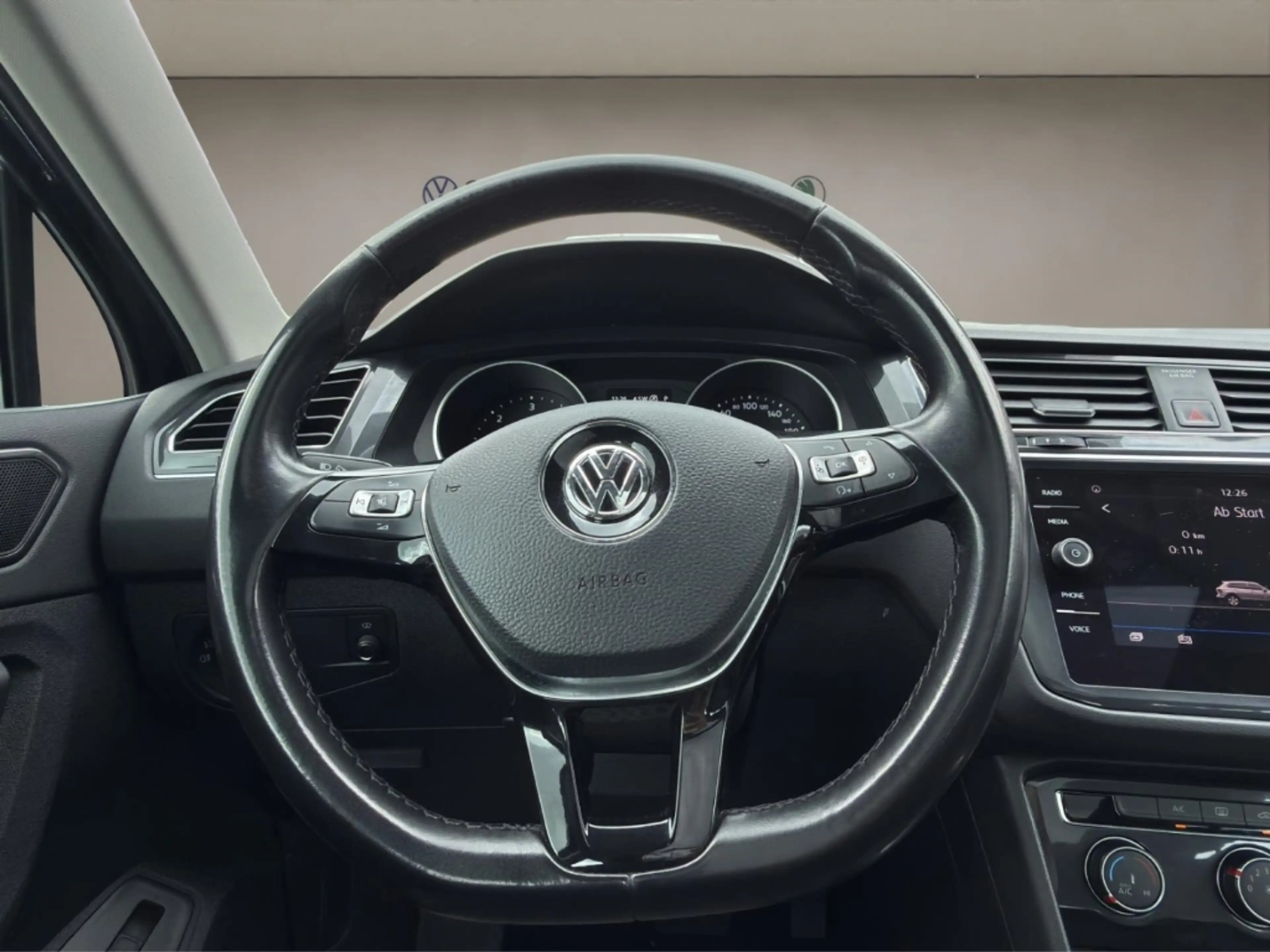 Volkswagen Tiguan 2.0 TDI DSG (nur an Händler/Export) — photo 14
