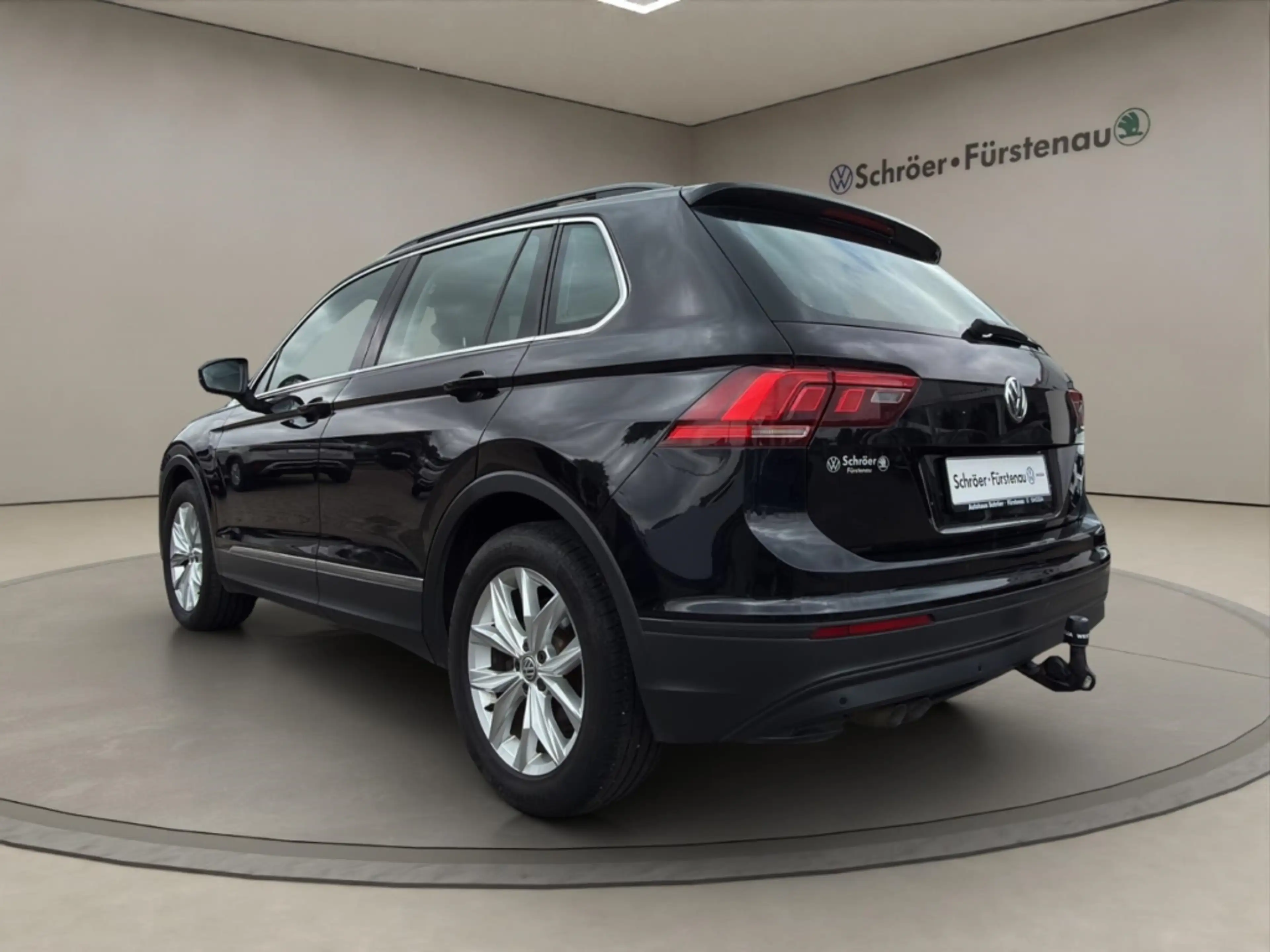 Volkswagen Tiguan 2.0 TDI DSG (nur an Händler/Export) — photo 3