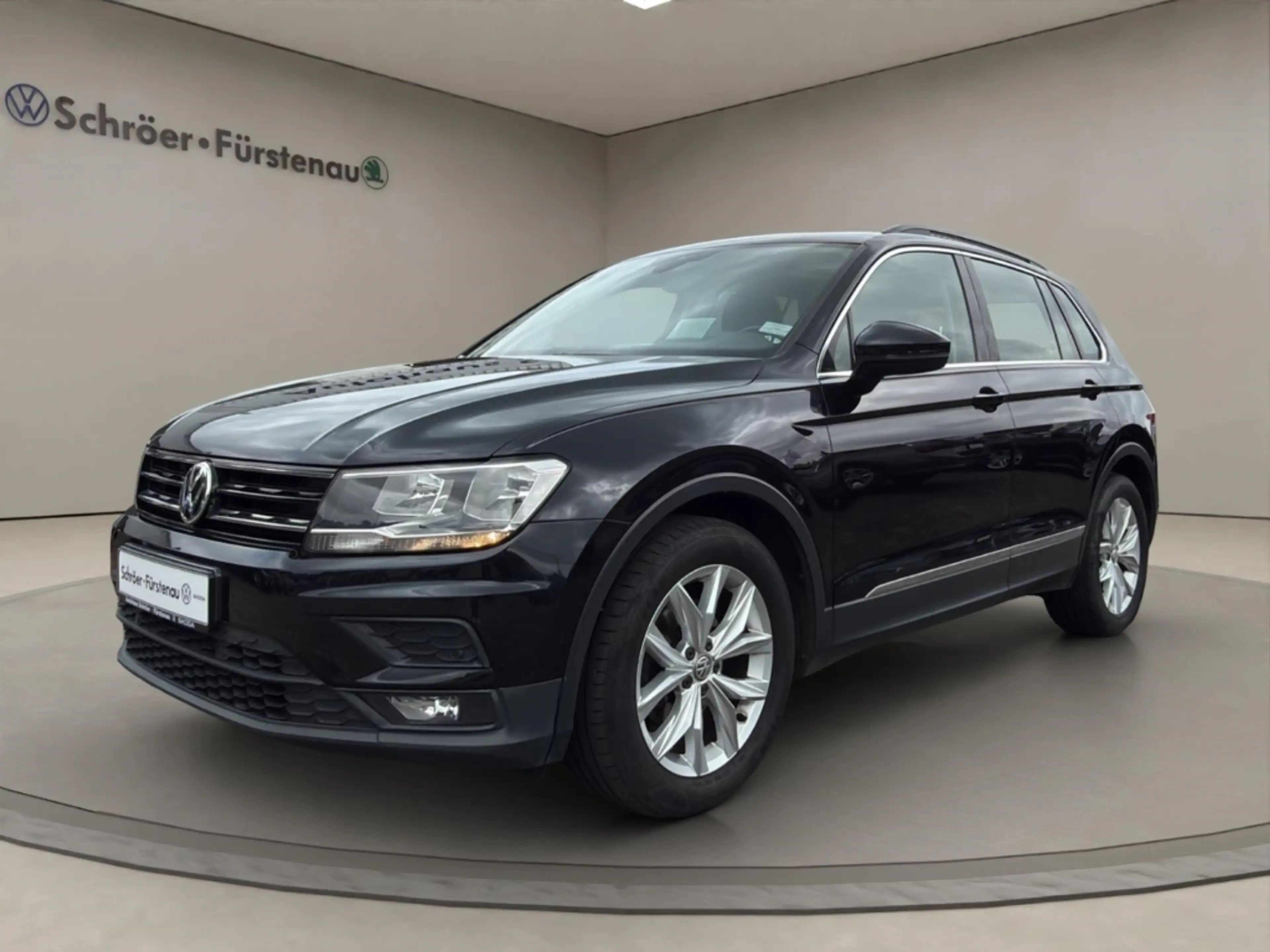 Volkswagen Tiguan 2.0 TDI DSG (nur an Händler/Export)