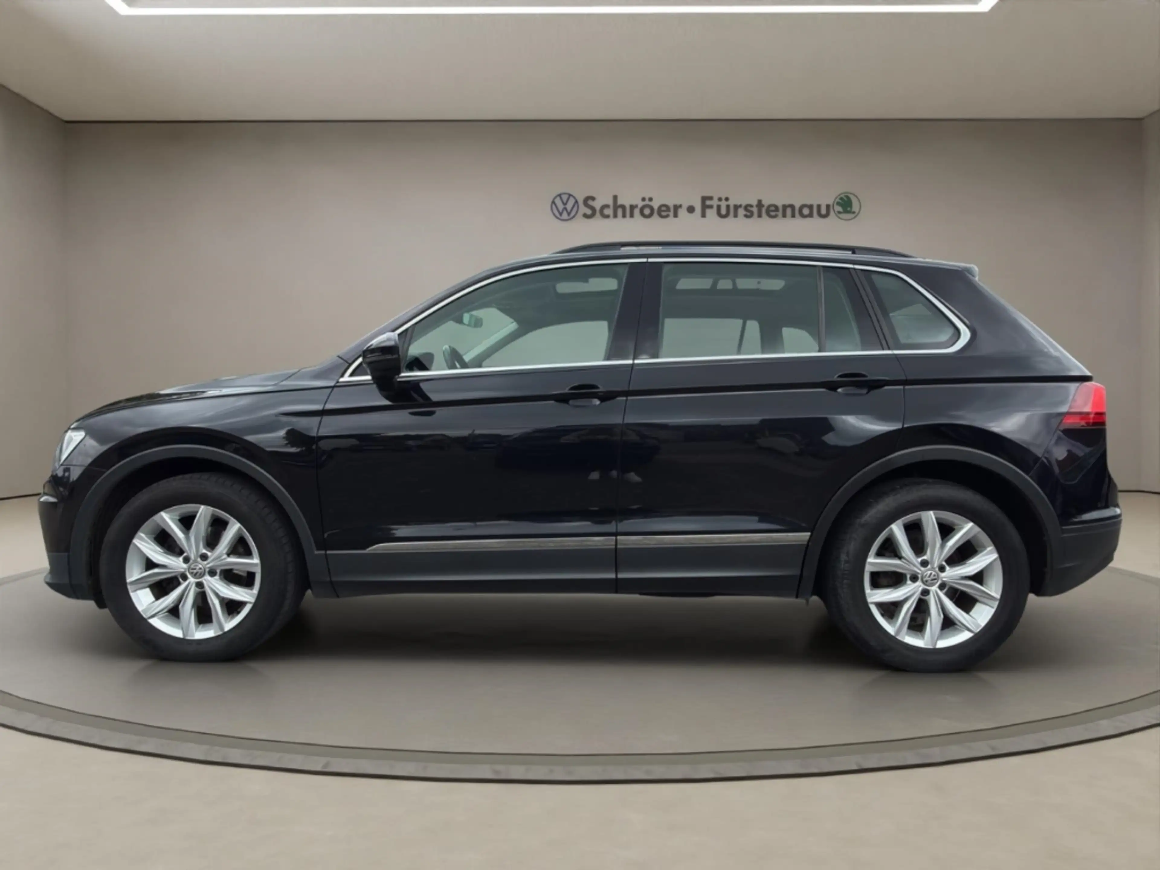 Volkswagen Tiguan 2.0 TDI DSG (nur an Händler/Export) — photo 2