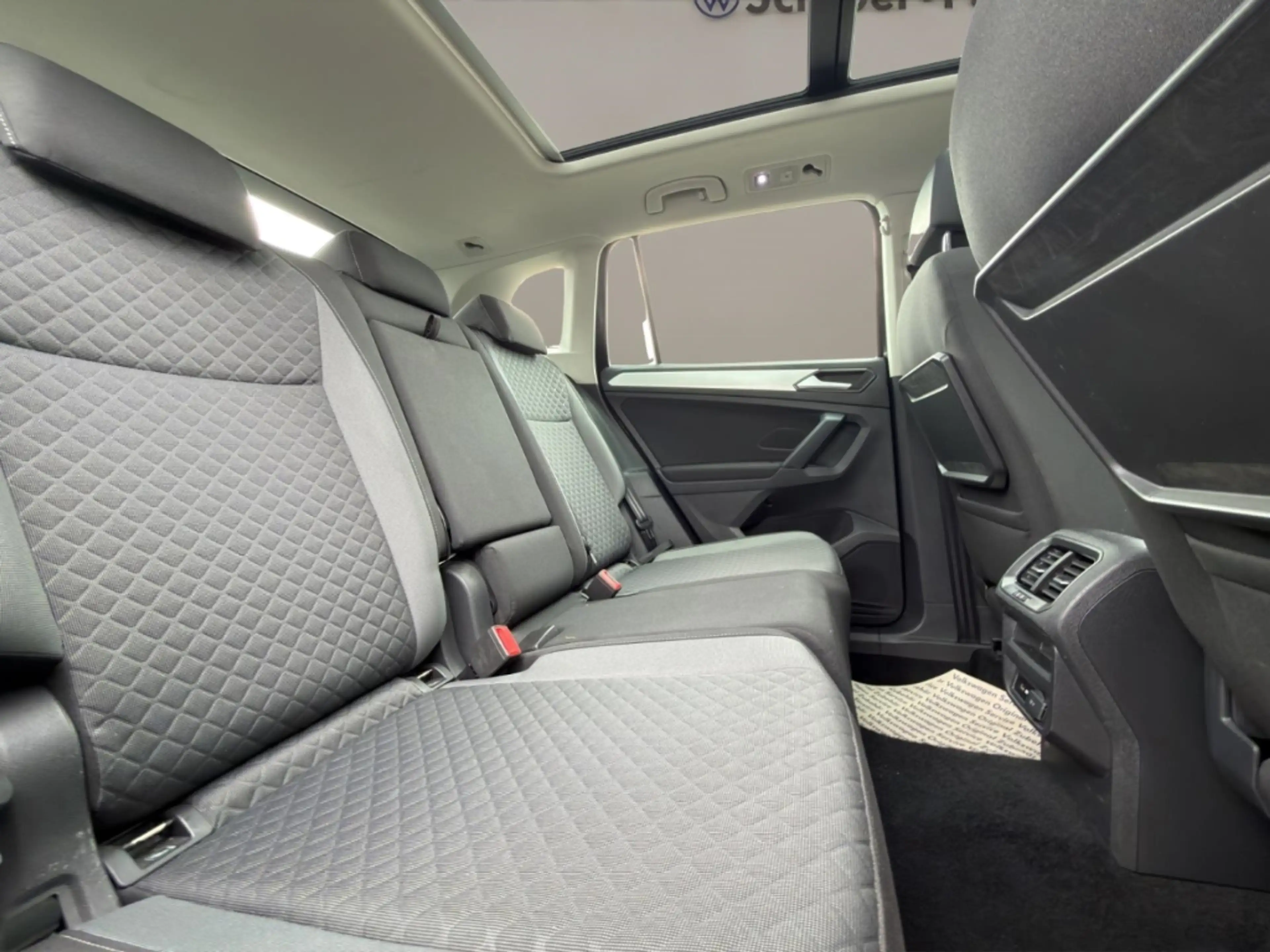 Volkswagen Tiguan 2.0 TDI DSG (nur an Händler/Export) — photo 13