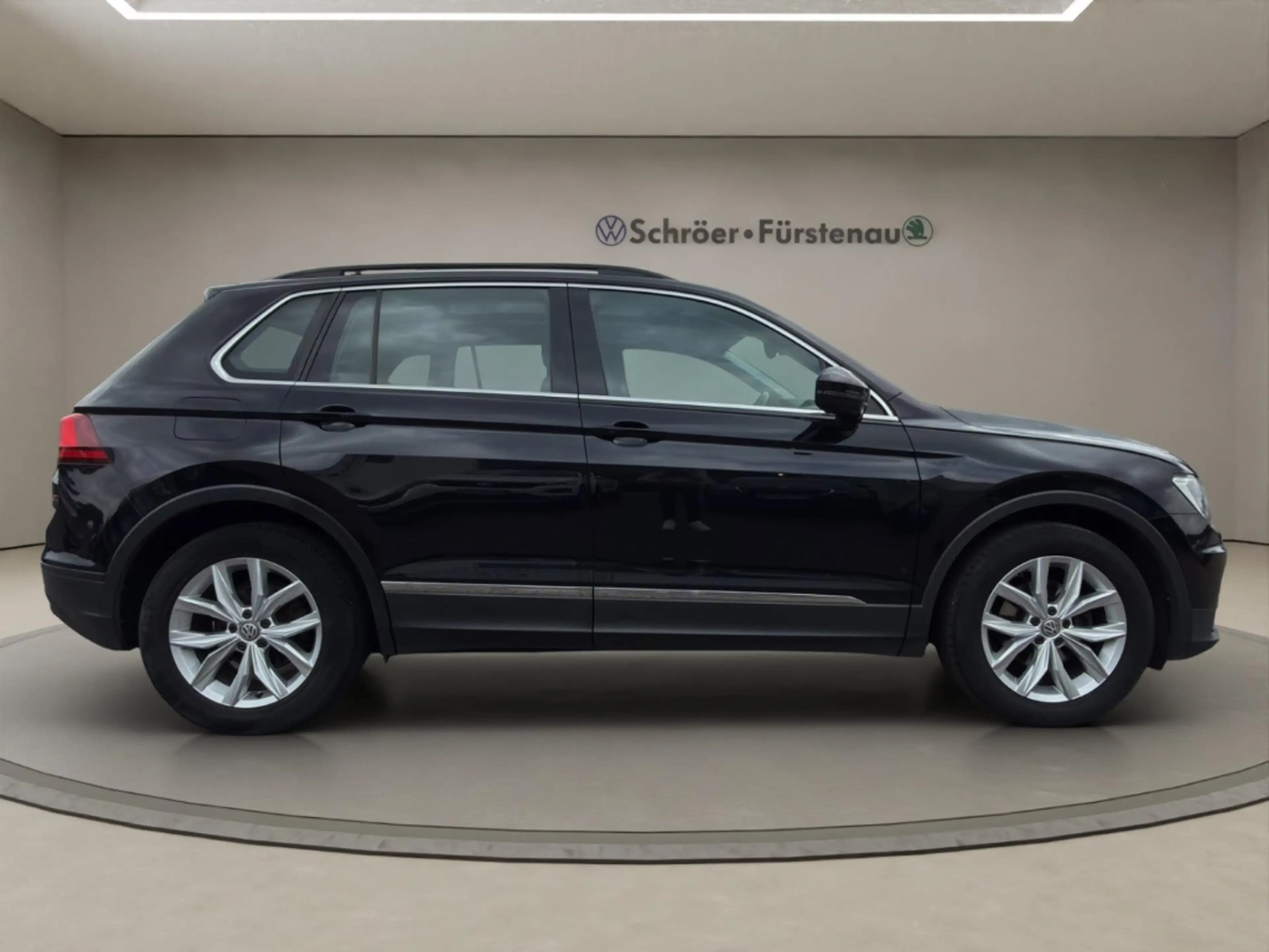 Volkswagen Tiguan 2.0 TDI DSG (nur an Händler/Export) — photo 6