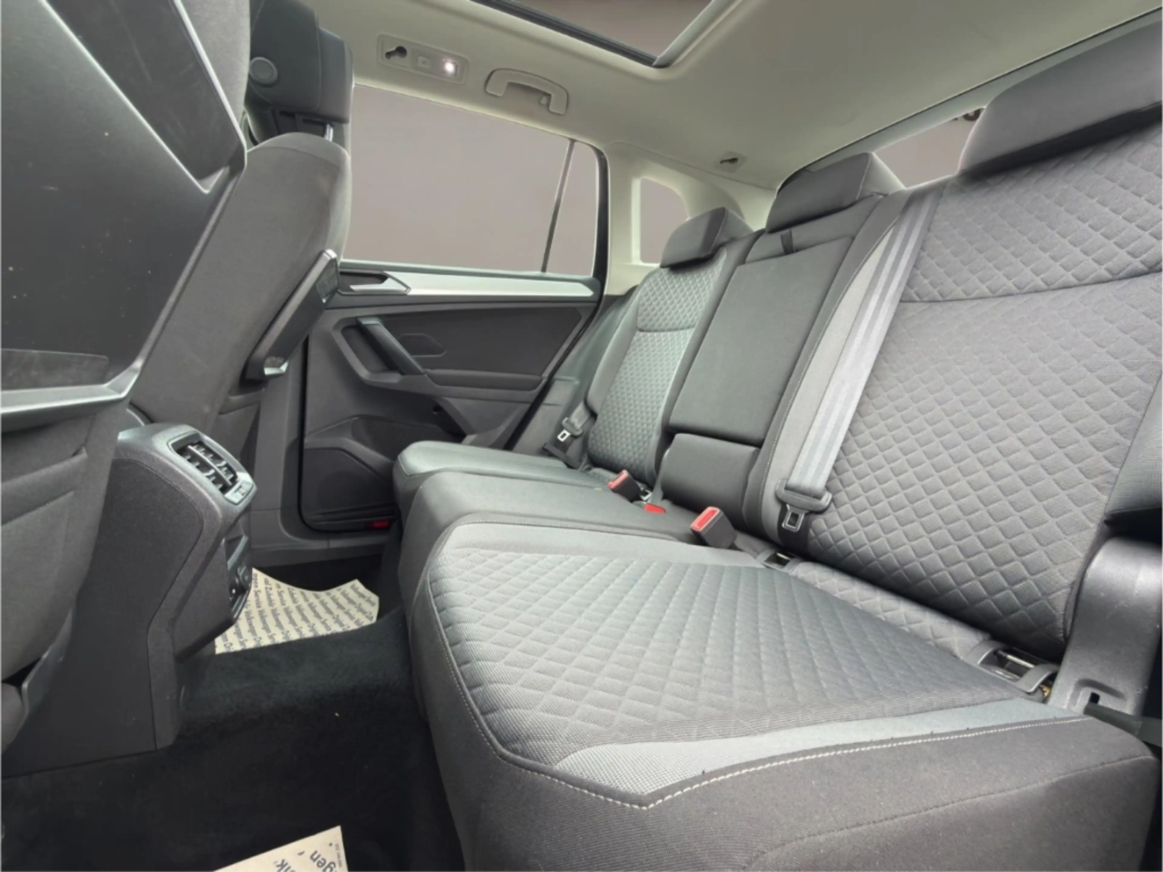 Volkswagen Tiguan 2.0 TDI DSG (nur an Händler/Export) — photo 11