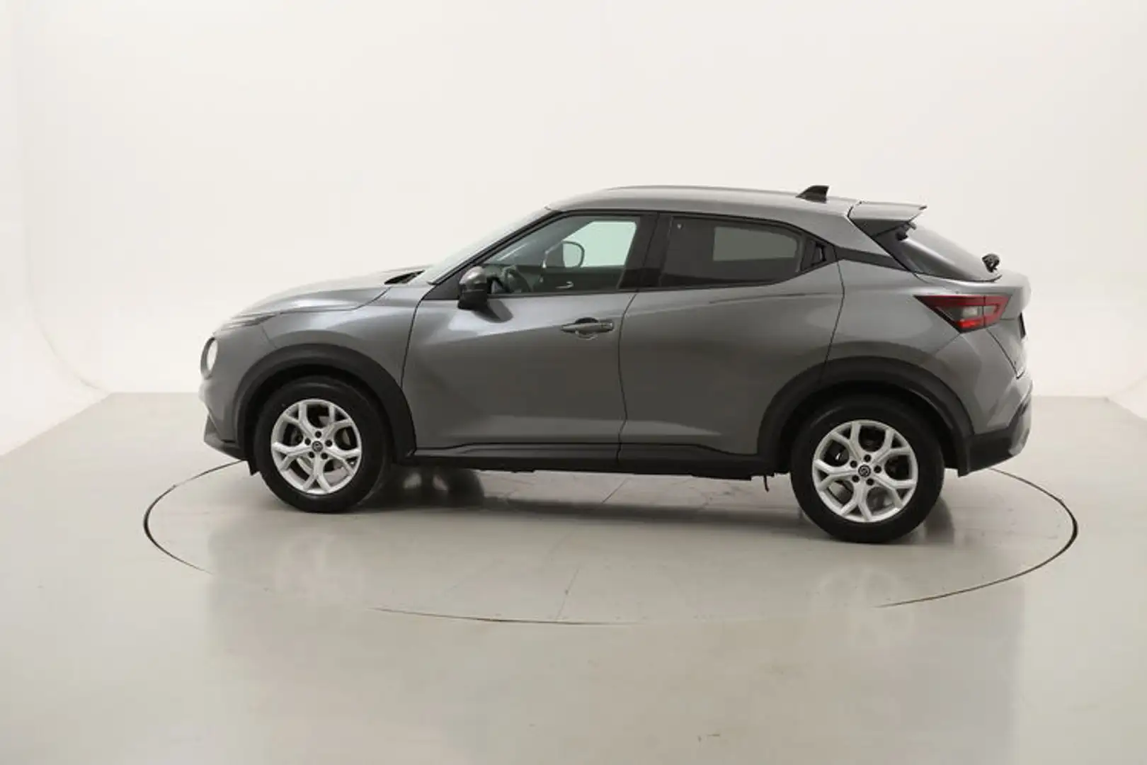 Nissan Juke N-Connecta DCT 1.0 Benzina 114CV Grigio - 2