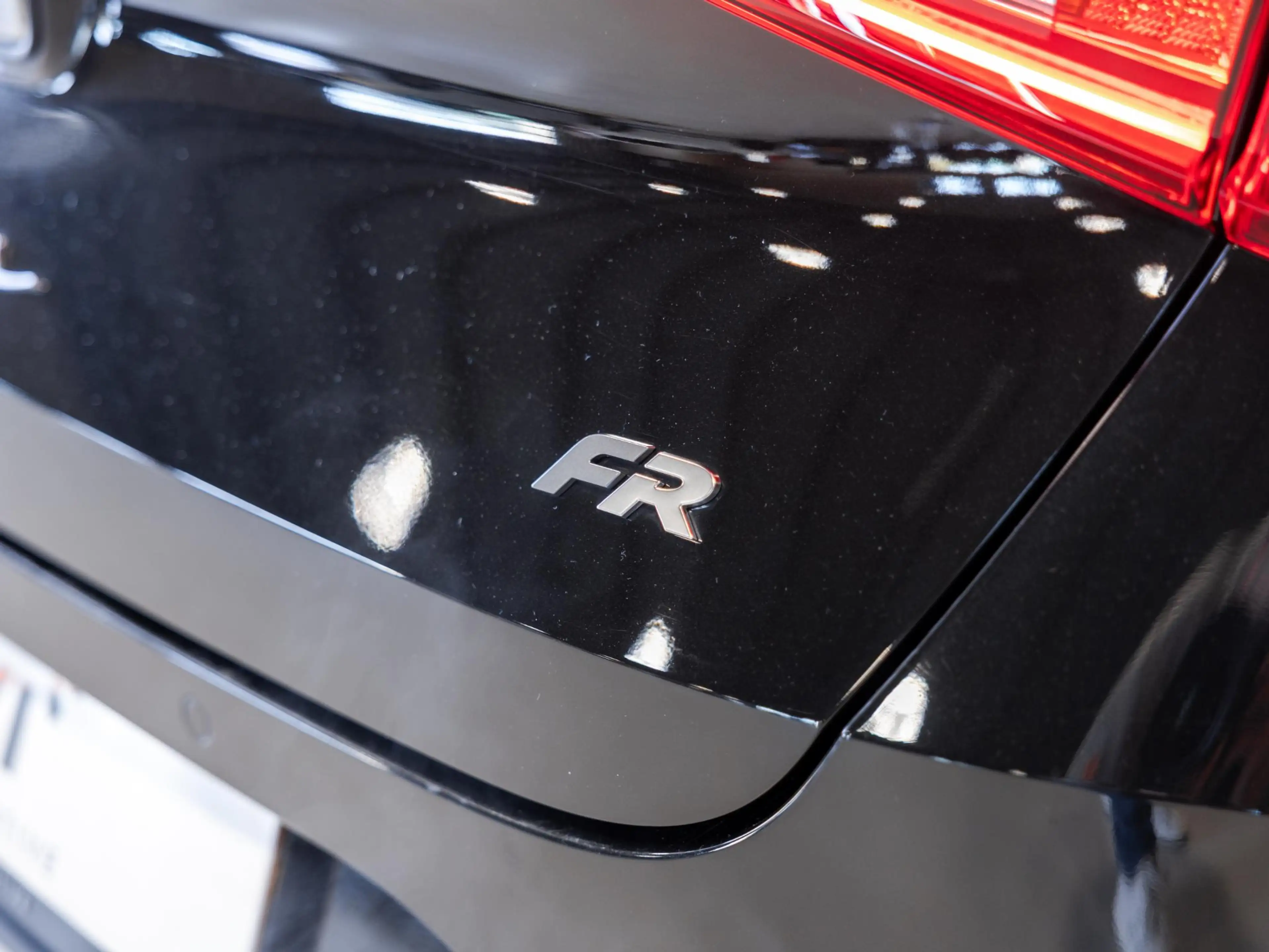 SEAT Leon Sportstourer 1.5 eTSI FR Launch Edition / 150pk / — photo 15
