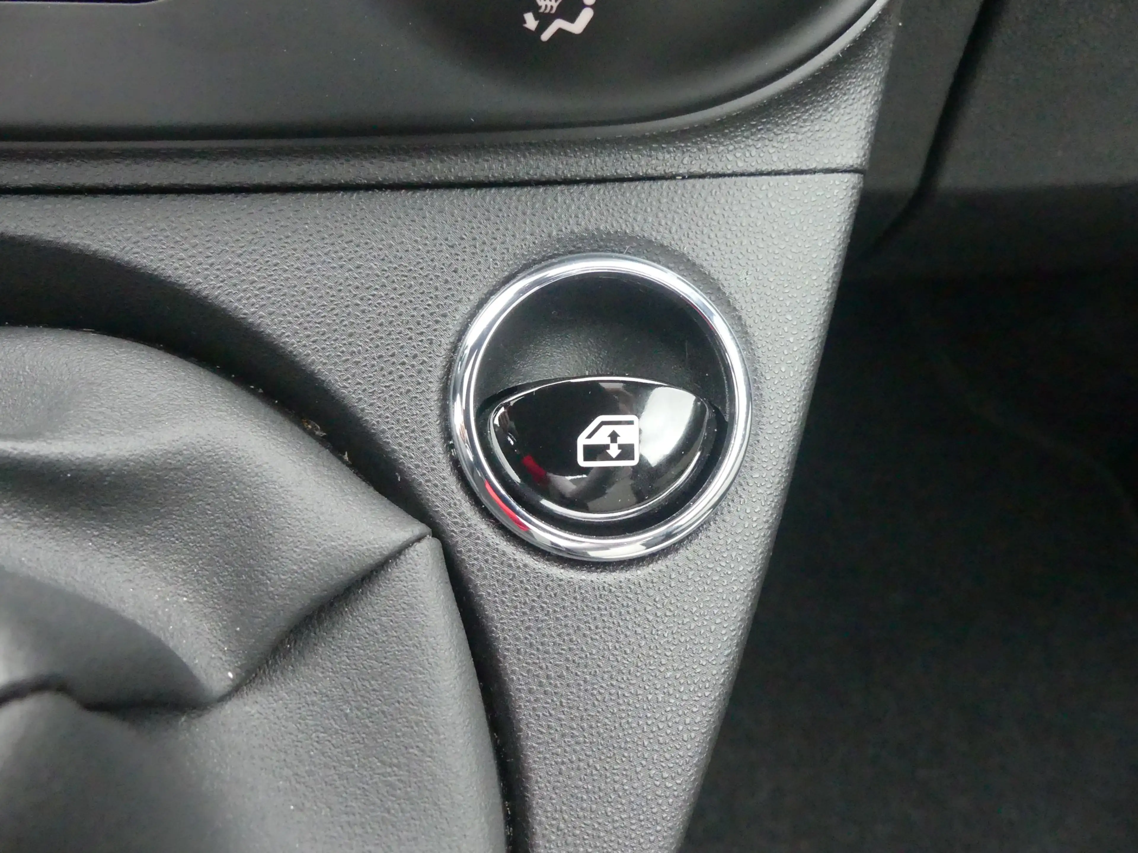 Fiat 500 1.0 M-Hybrid Dolcevita Leder Panorama PDC — photo 15