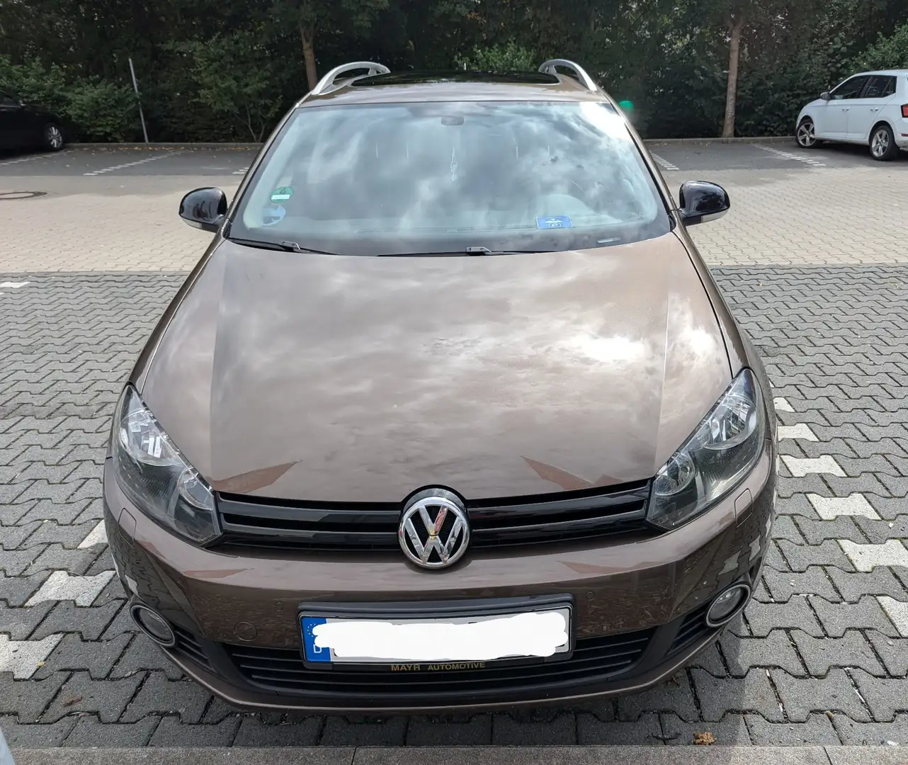 Volkswagen Golf Variant 1.6 TDI DPF DSG MATCH Braun - 2