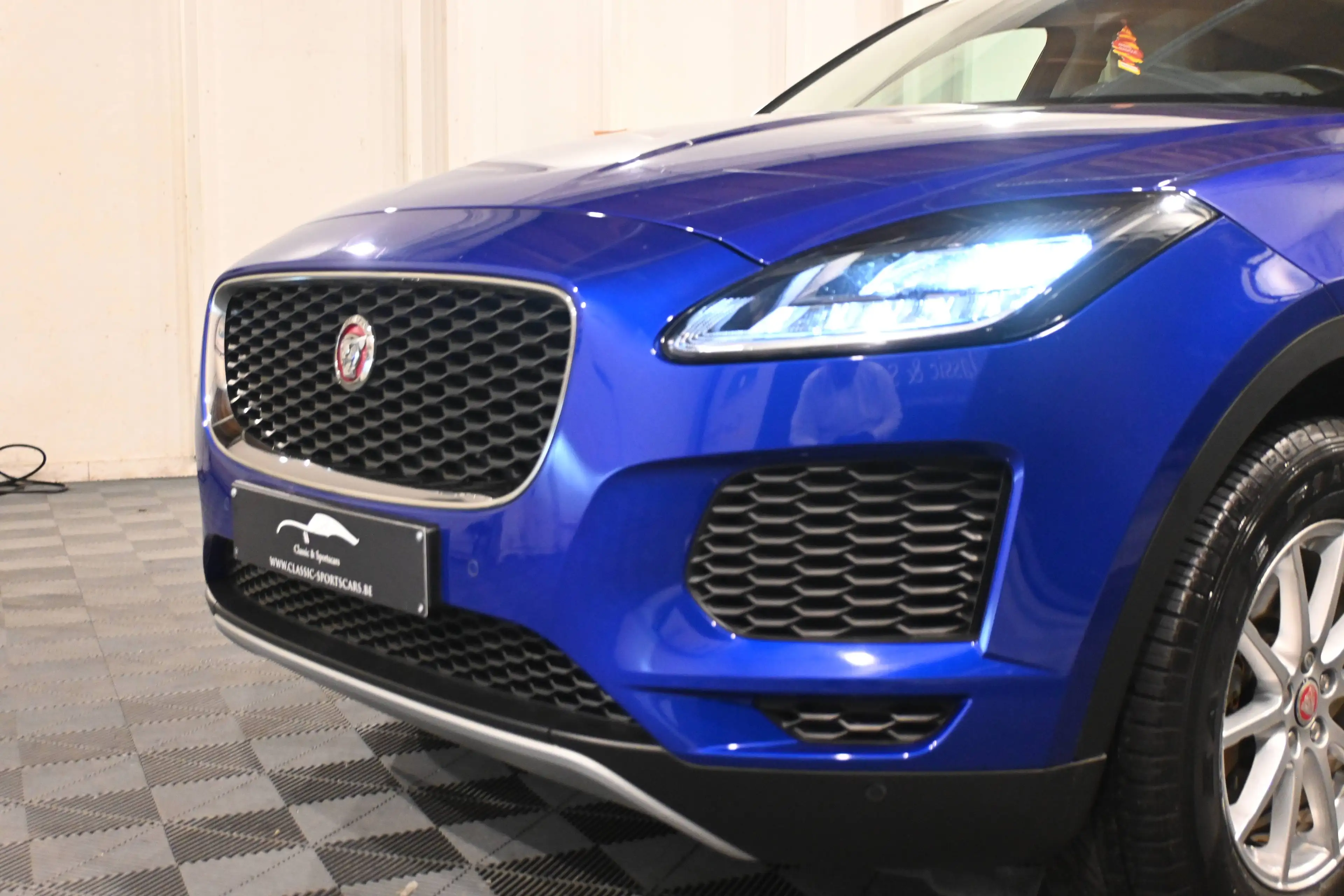 Jaguar E-Pace E-Pace 2.0 D150 PACK SPORT / EURO 6b / CUIR / GPS NAVIGATION / CAMERA / ATTACHE REMORQUE !! — photo 5