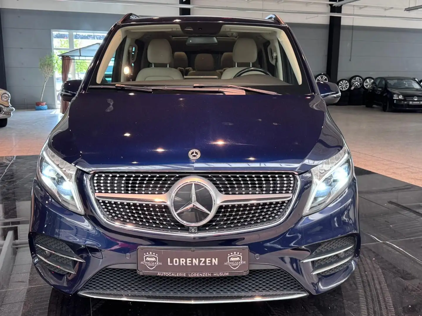 Mercedes-Benz V 300 d 4M AMG MBUX Pano BUR Sthzg LED Leder AHK Azul - 2