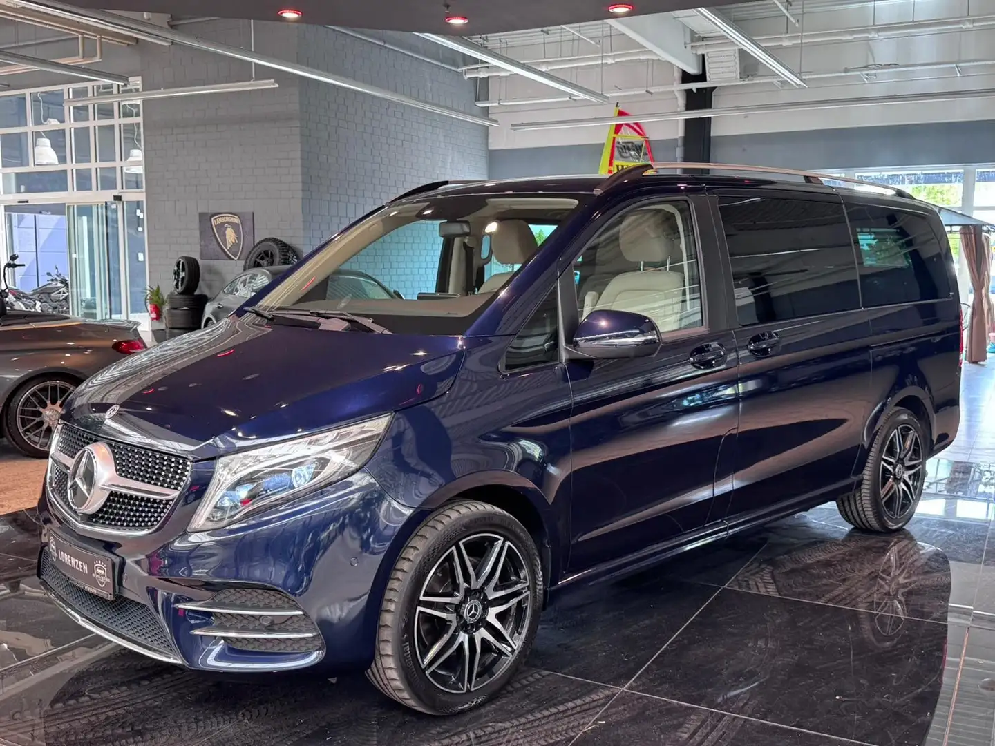 Mercedes-Benz V 300 d 4M AMG MBUX Pano BUR Sthzg LED Leder AHK Azul - 1