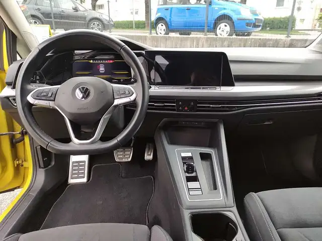 Volkswagen Golf view 12
