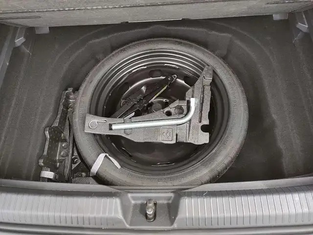 Volkswagen Golf view 9