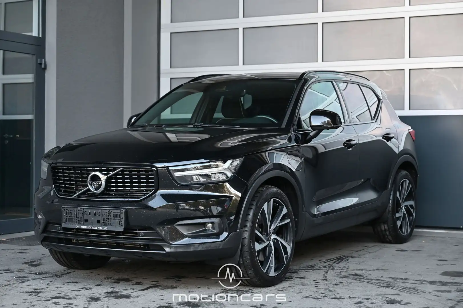 Volvo XC40 XC 40 T5 Twin Engine 2WD R-Design Pickerl NEU Noir - 1