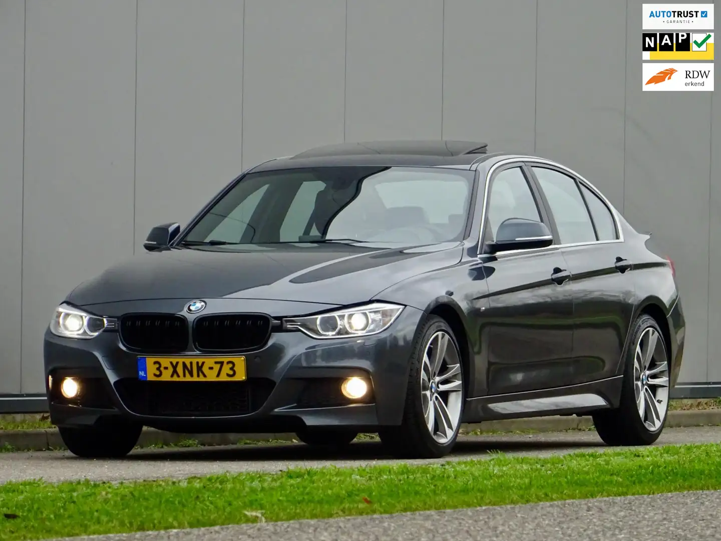 BMW 320 3-serie 320i M-SPORT /// High Exe / Leer / NL / Gris - 1