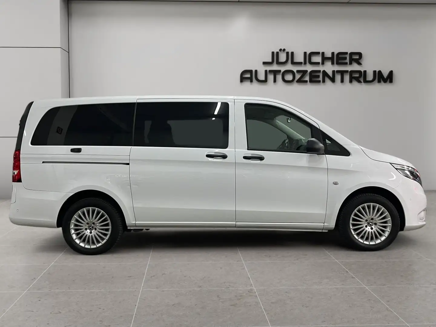 Mercedes-Benz Vito Tourer 119 CDI 4Matic 7G ,1.Hand,Unfallfrei Weiß - 2