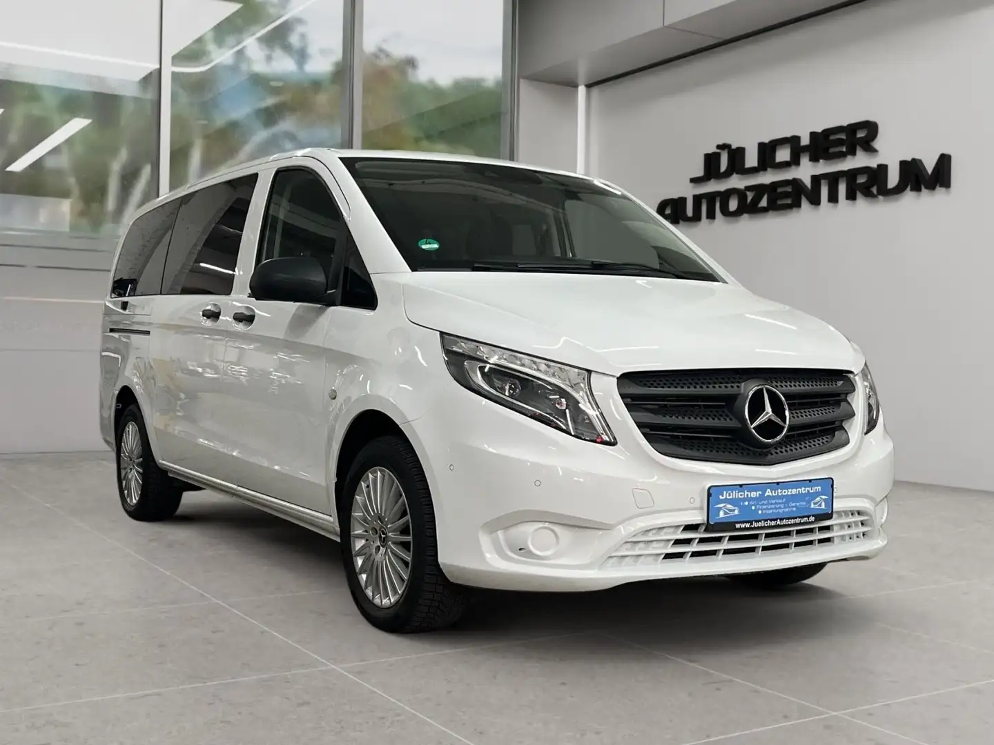Mercedes-Benz Vito Tourer 119 CDI 4Matic 7G ,1.Hand,Unfallfrei Weiß - 1