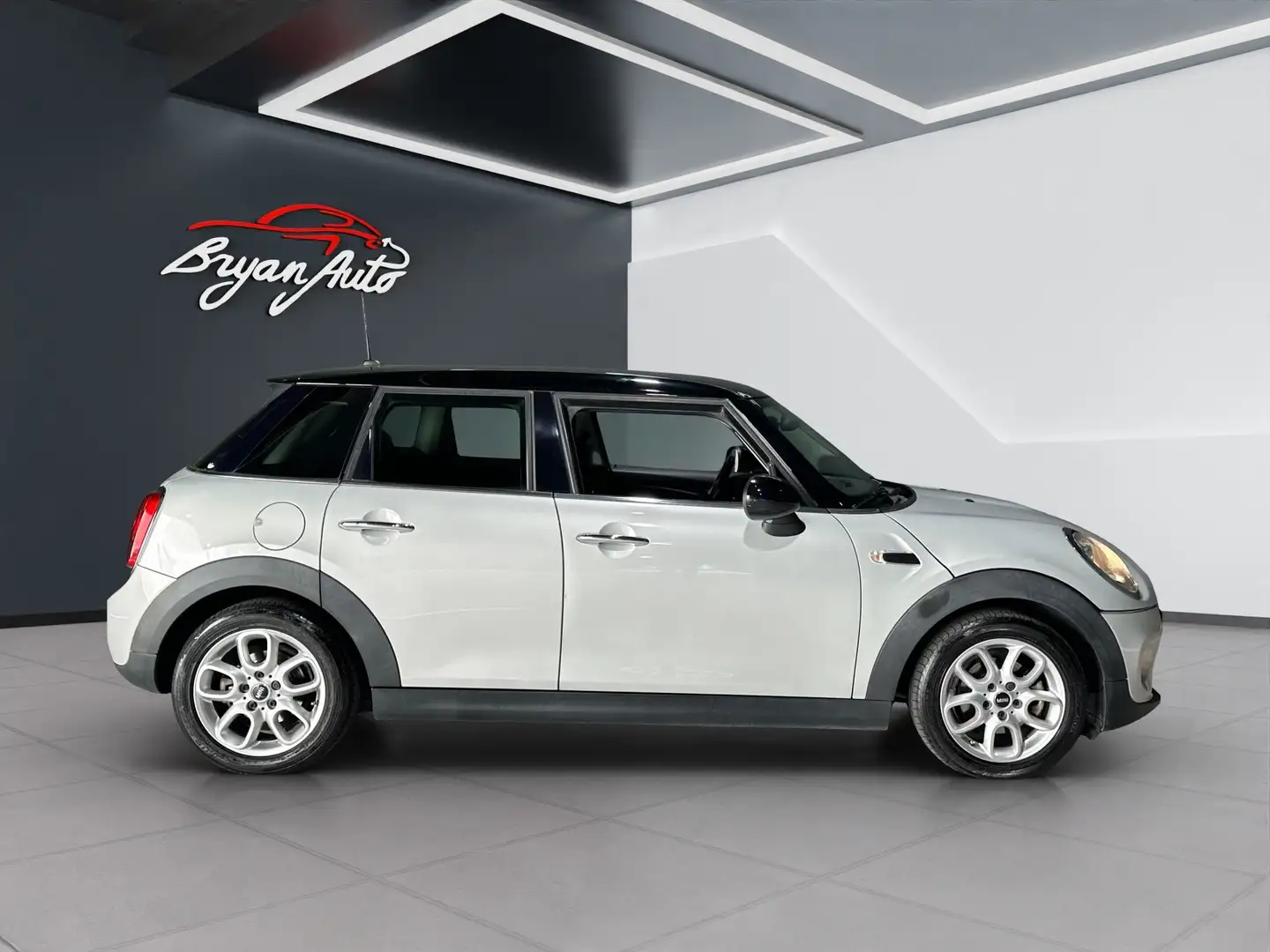 MINI Cooper D 1.5 5p Grijs - 1