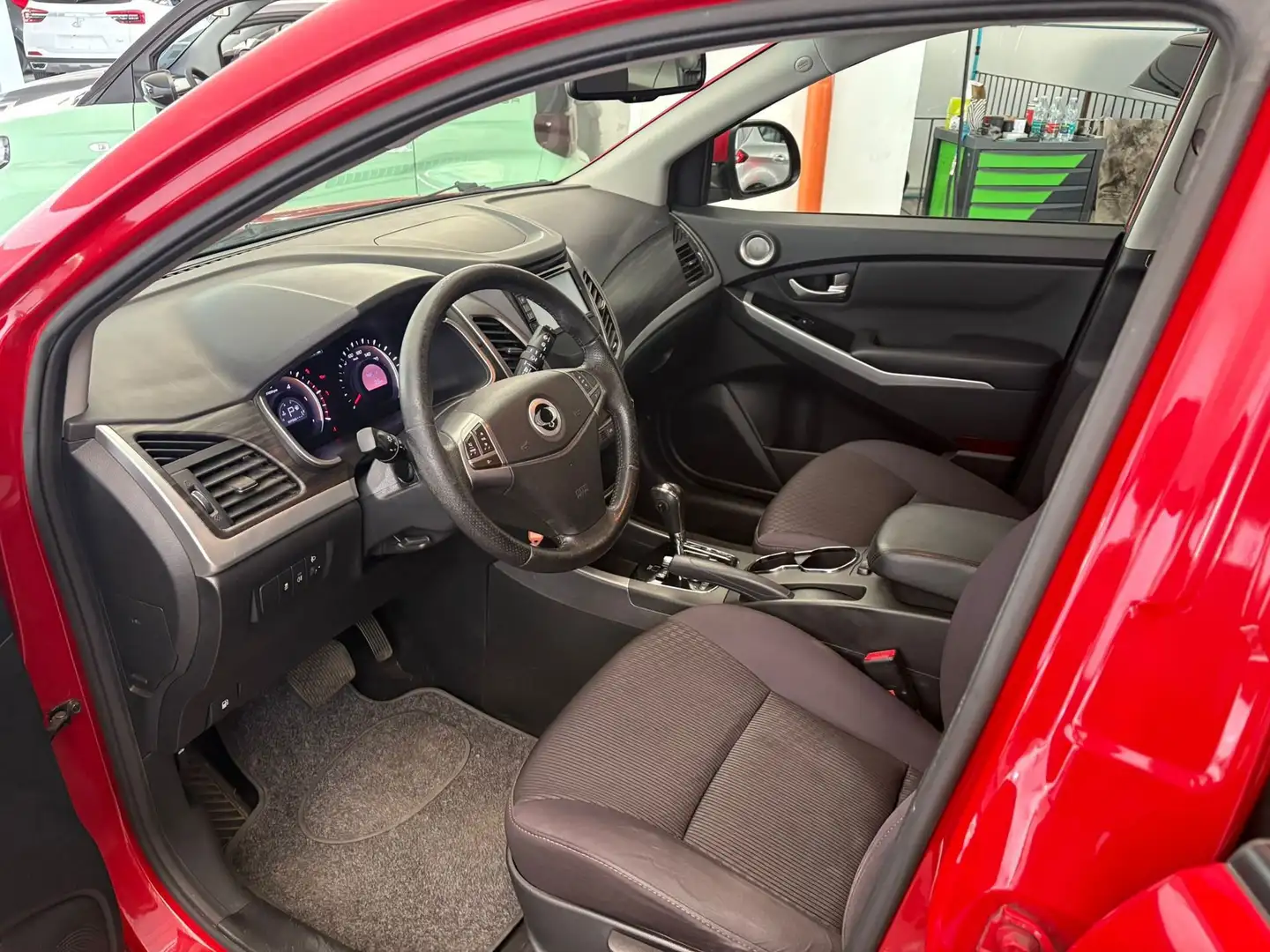 SsangYong Korando 2.0 e-XDi 149 CV 2WD AT Limited Edition Navi Rouge - 2
