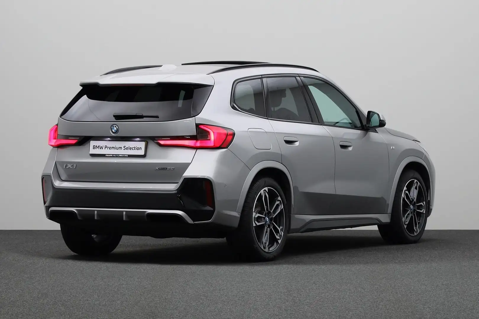 BMW iX1 xDrive30 Launch Edition 67 kWh | Comfort Access | Gris - 2