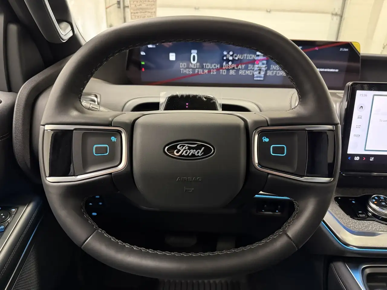 Ford Expedition снимка Ford Expedition